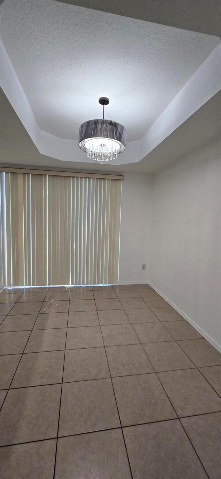 VILLAS AT HARBOR ISLES CO - Residential Lease