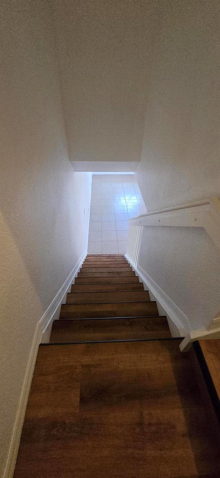 VILLAS AT HARBOR ISLES CO - Residential Lease