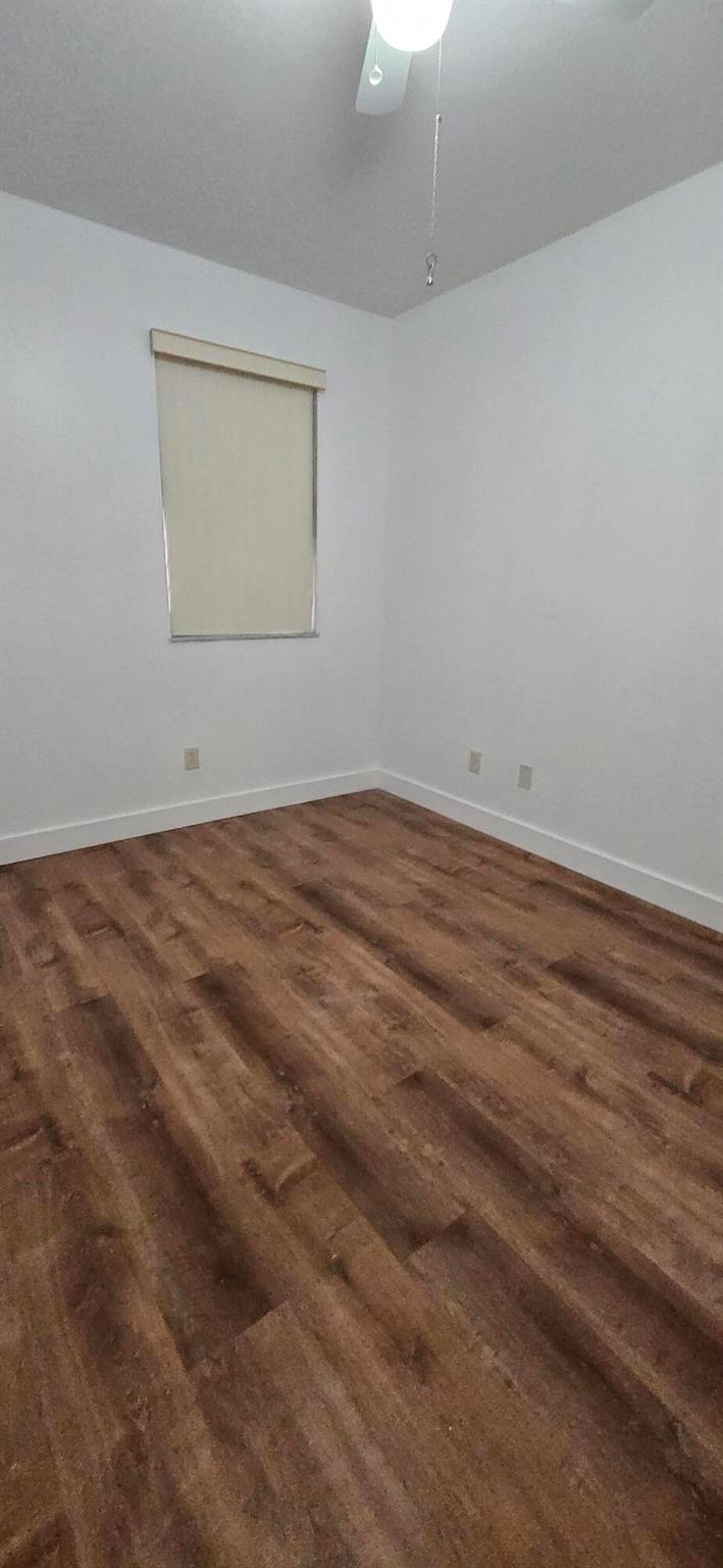 VILLAS AT HARBOR ISLES CO - Residential Lease