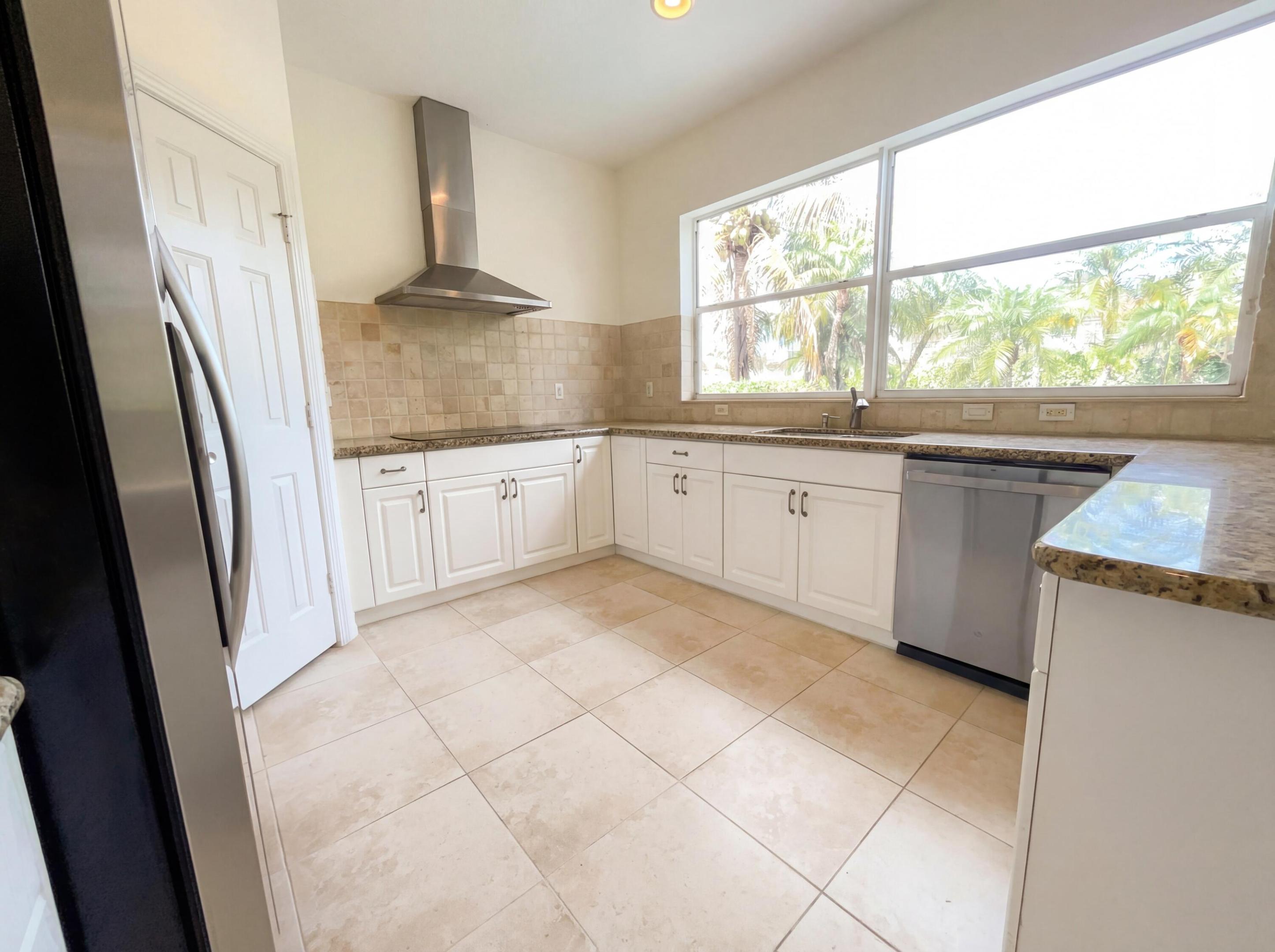 COLONY COURT - Residential