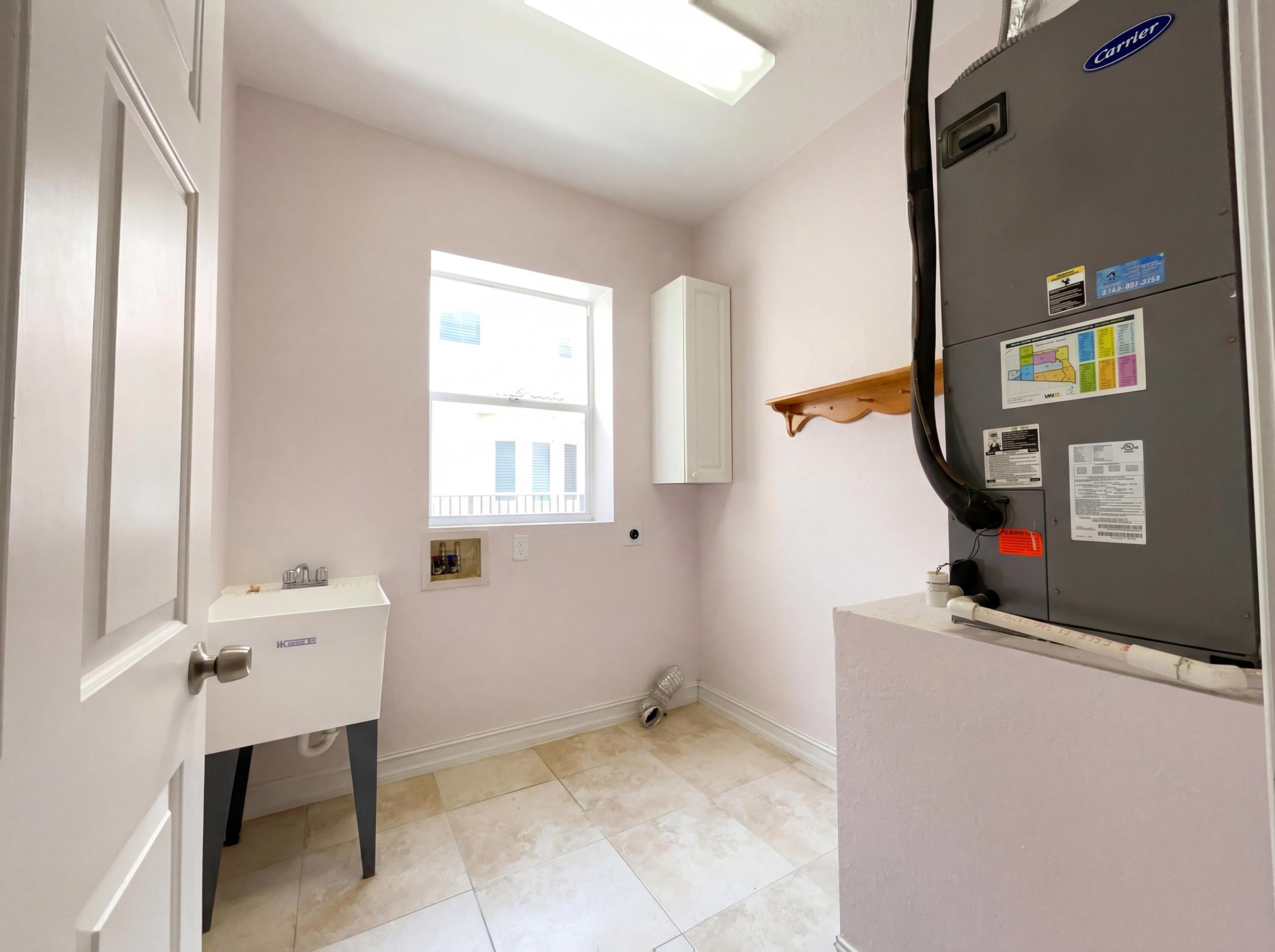 COLONY COURT - Residential