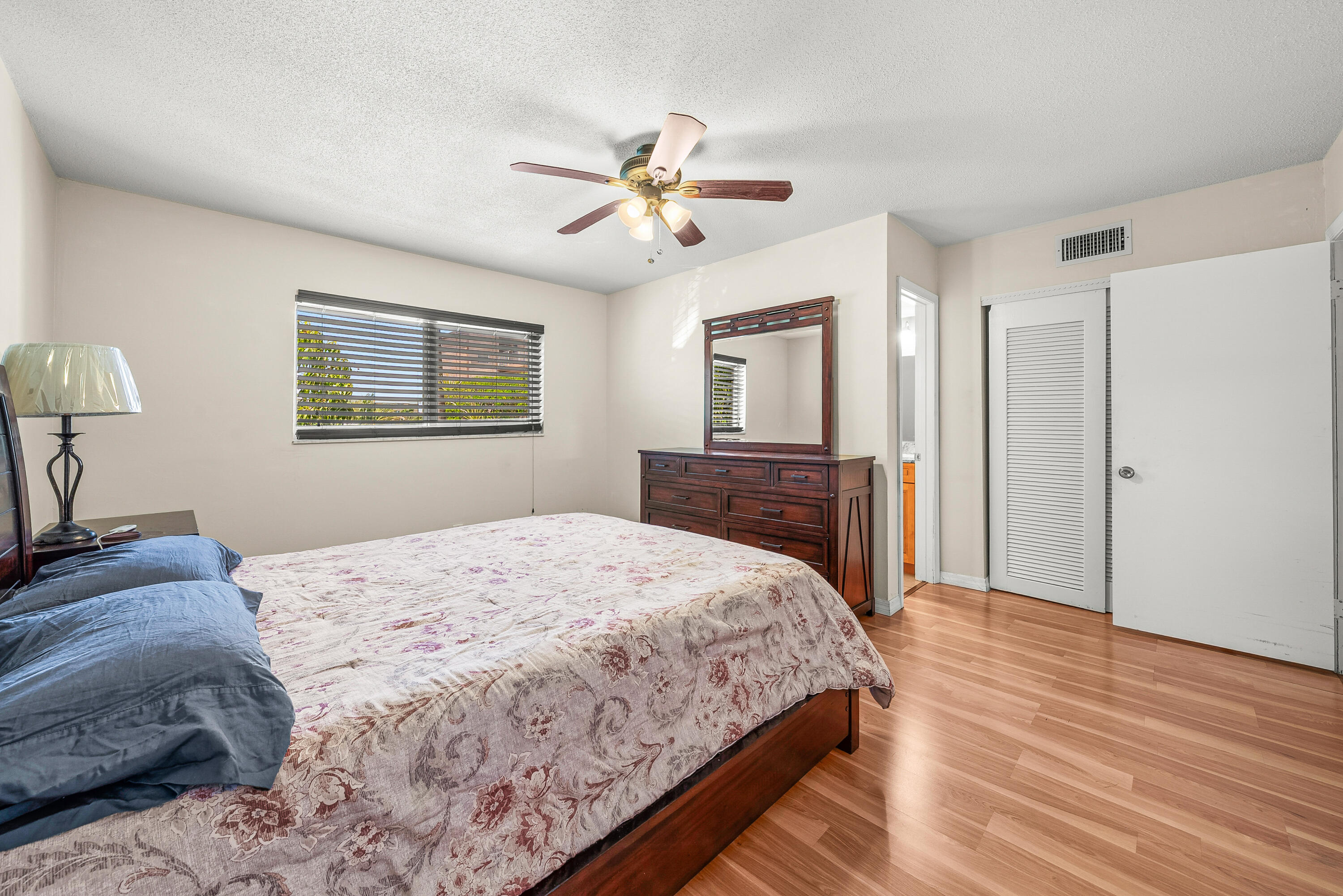 VILLAGE ROYALE - Residential