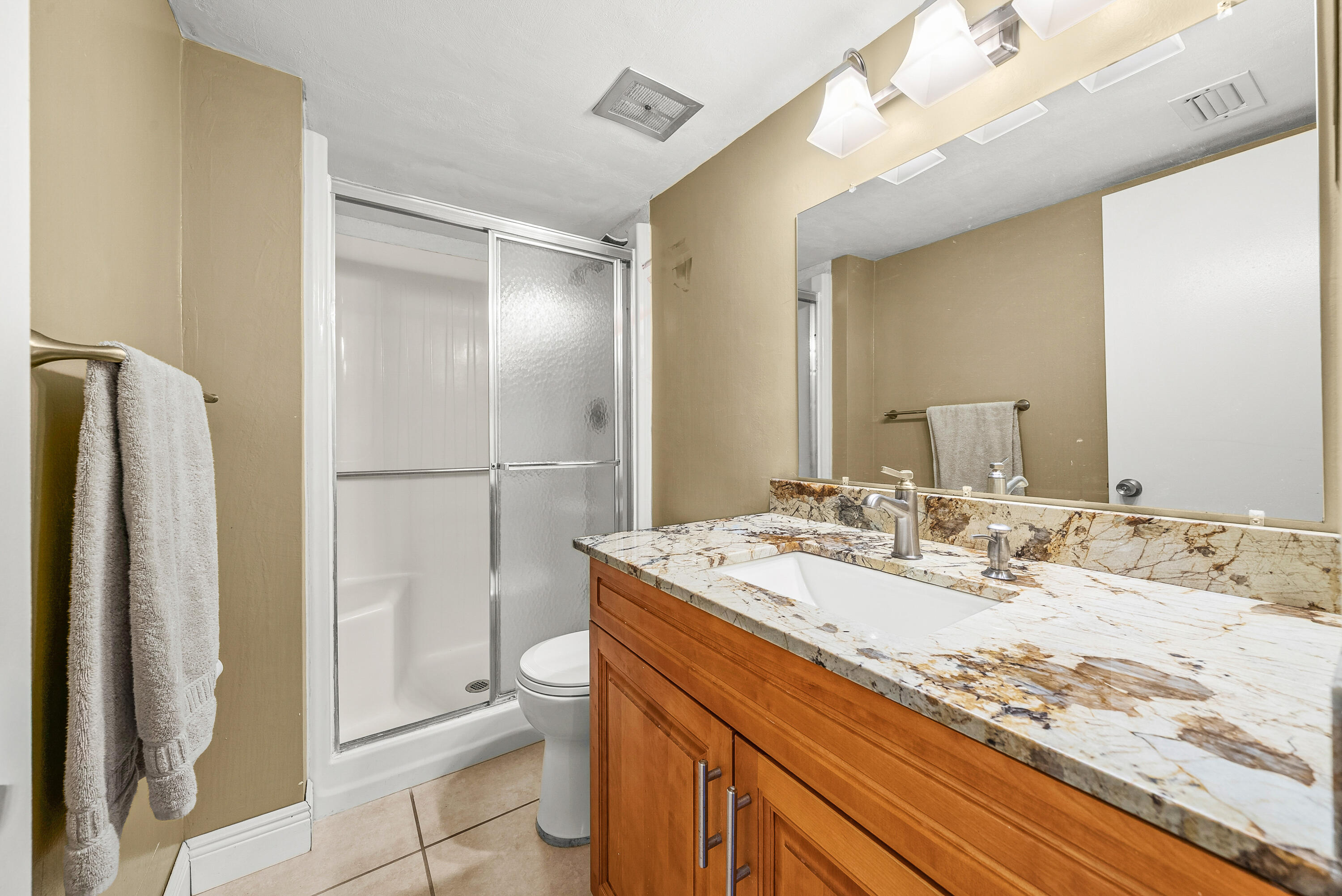 VILLAGE ROYALE - Residential