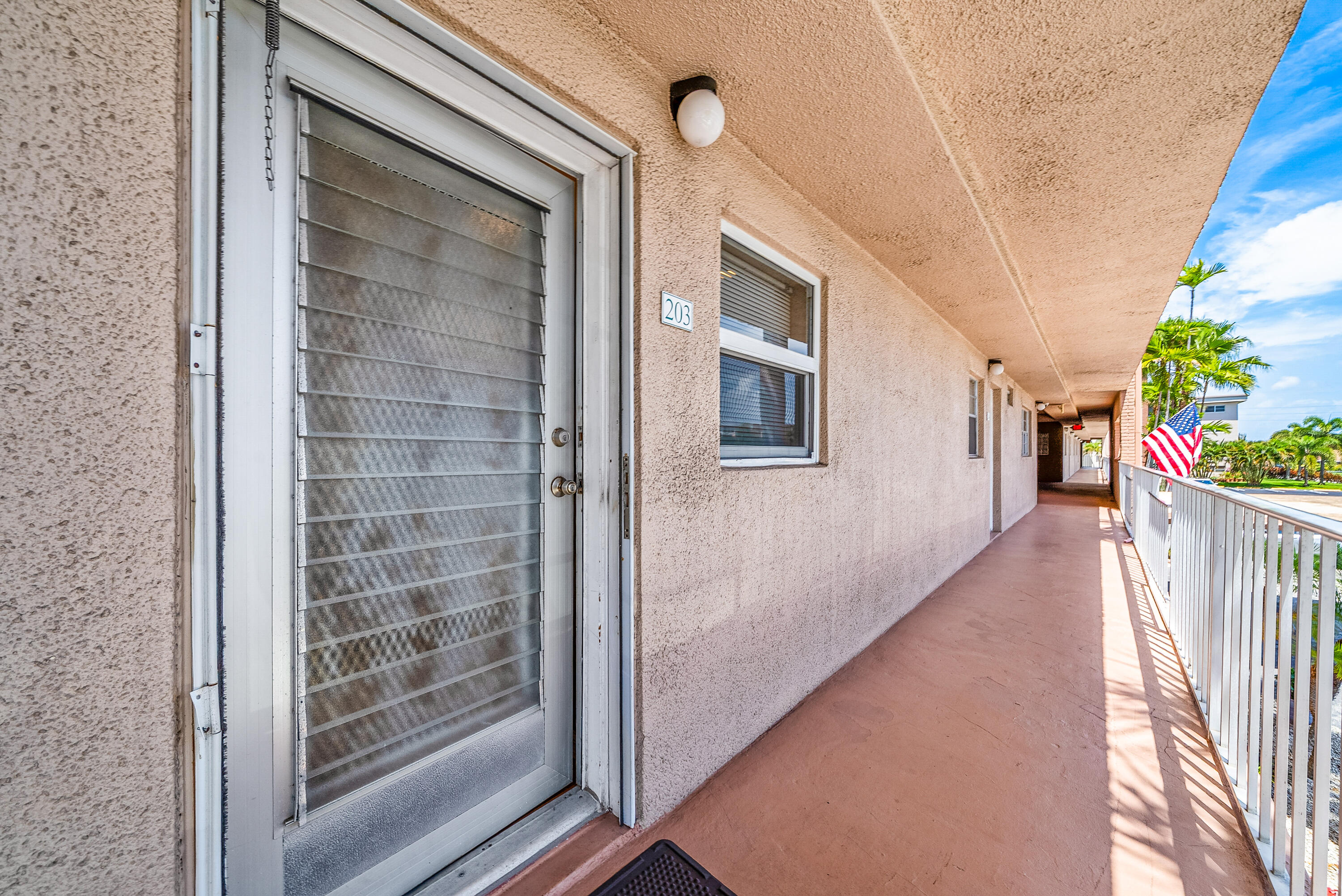 VILLAGE ROYALE - Residential