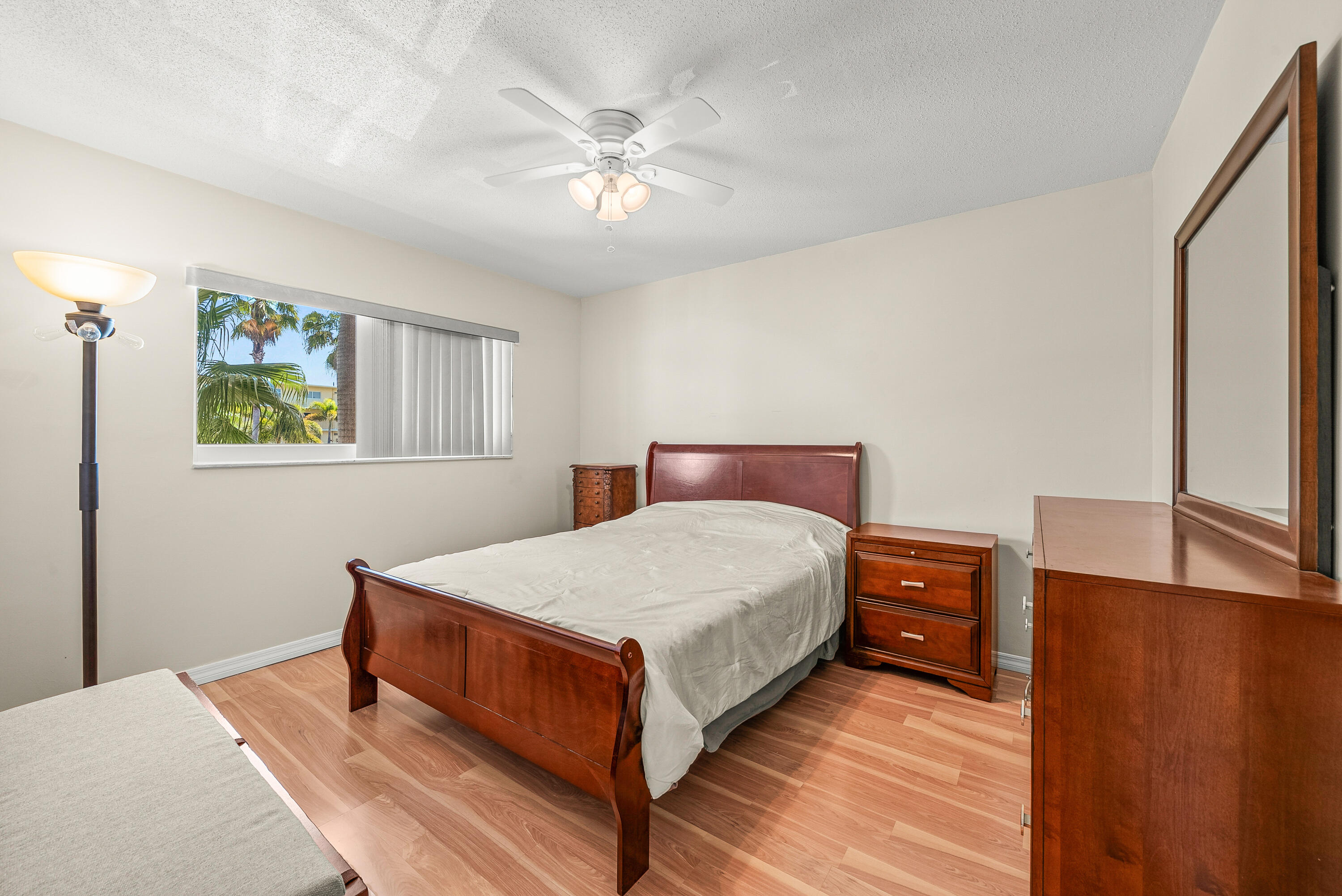 VILLAGE ROYALE - Residential