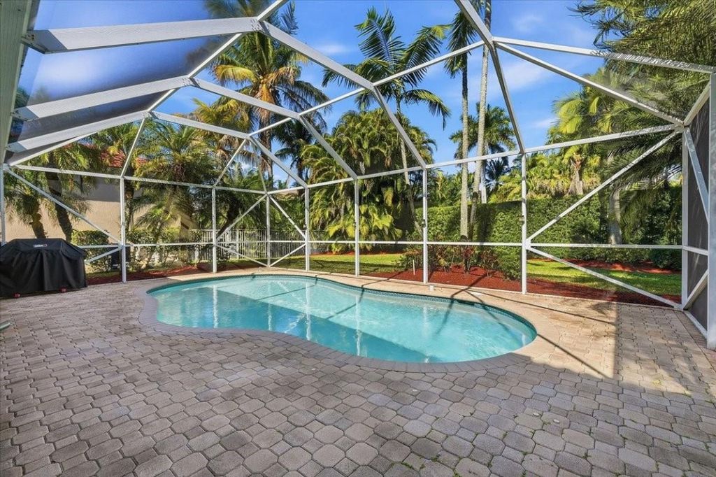 Photo of 2444 Greenbrier Court, Weston, FL 33327 (MLS # F10546850)