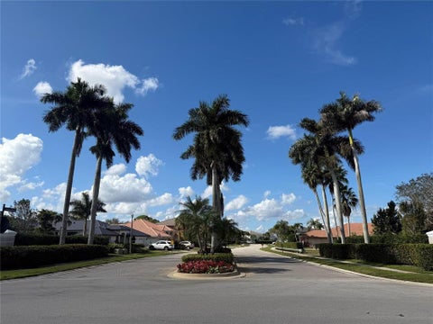 Tiny photo for 1919 S CLUB Drive, Wellington, FL 33414 (MLS # B26070880)