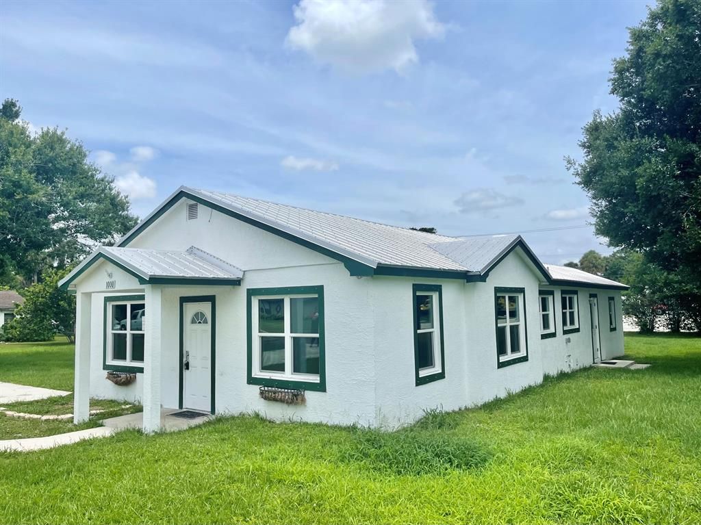 Photo of 1000 W 1st W Street, Fort Pierce, FL 34950 (MLS # R10725918)