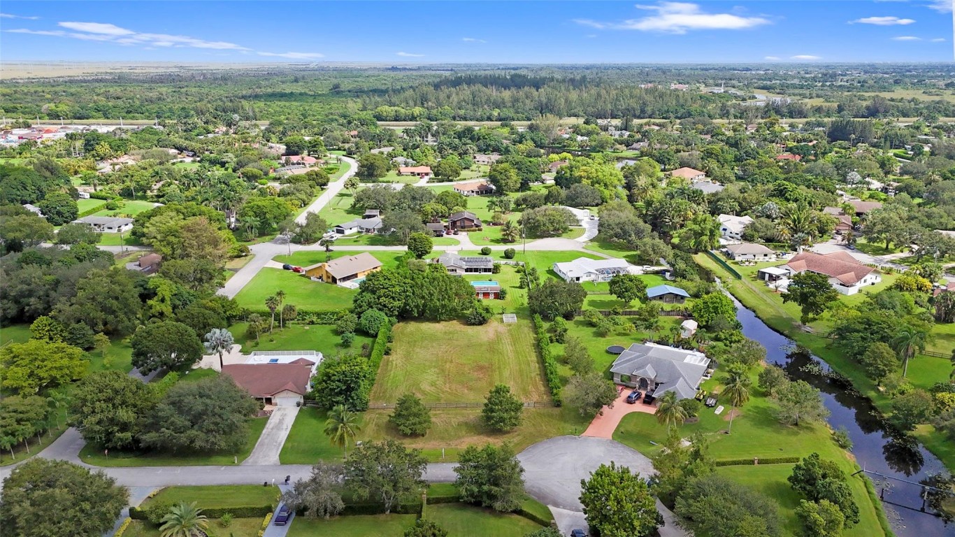 The Trails 143-35 B - Land