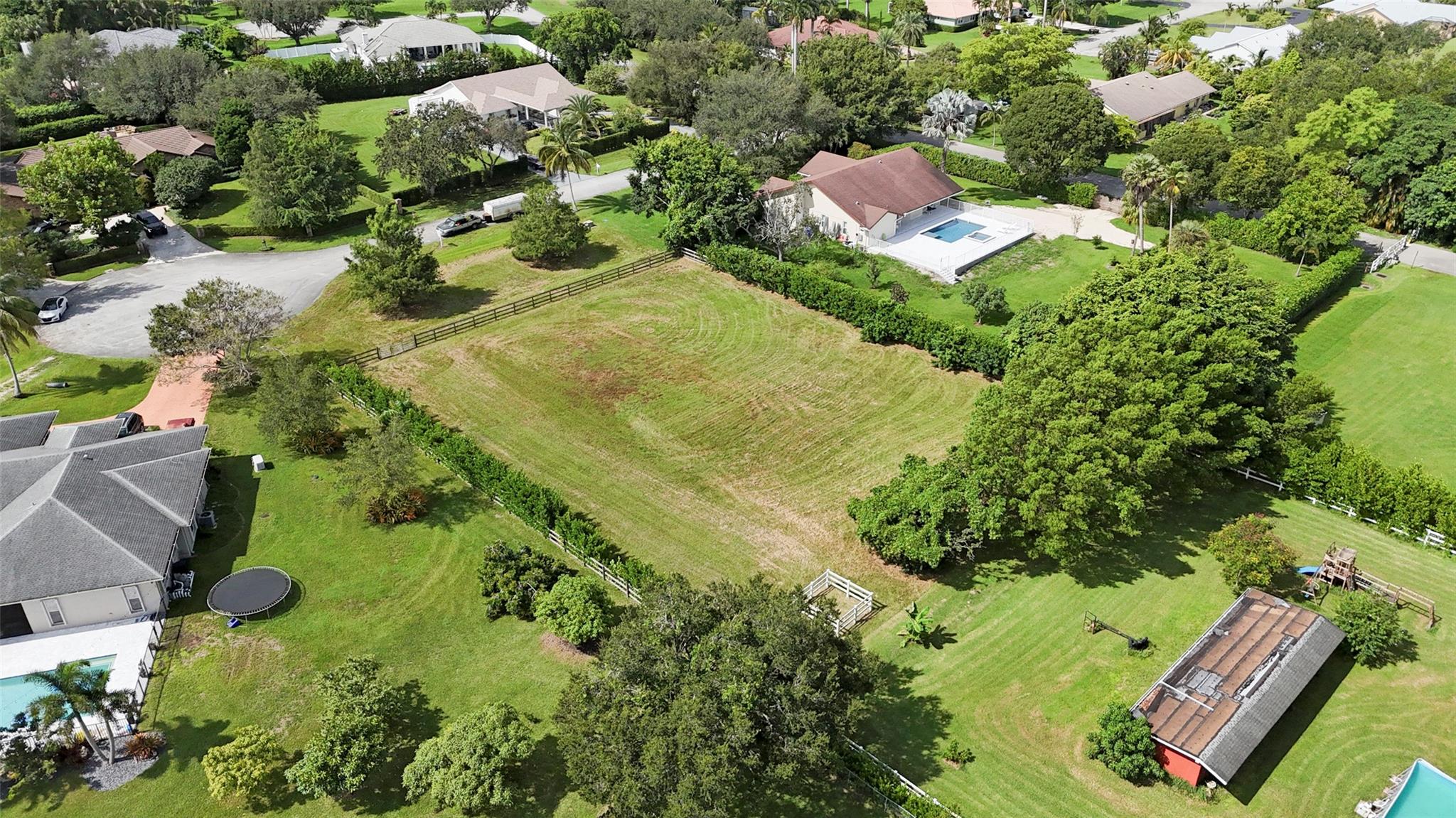 The Trails 143-35 B - Land