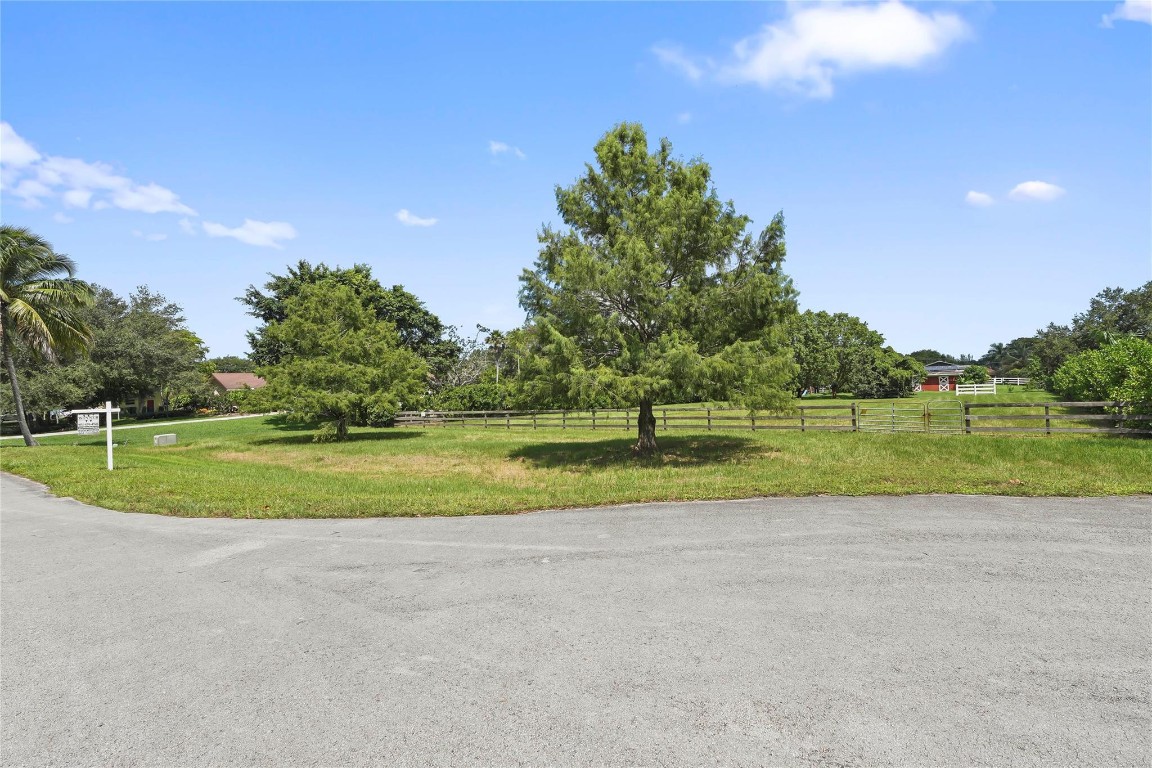 The Trails 143-35 B - Land