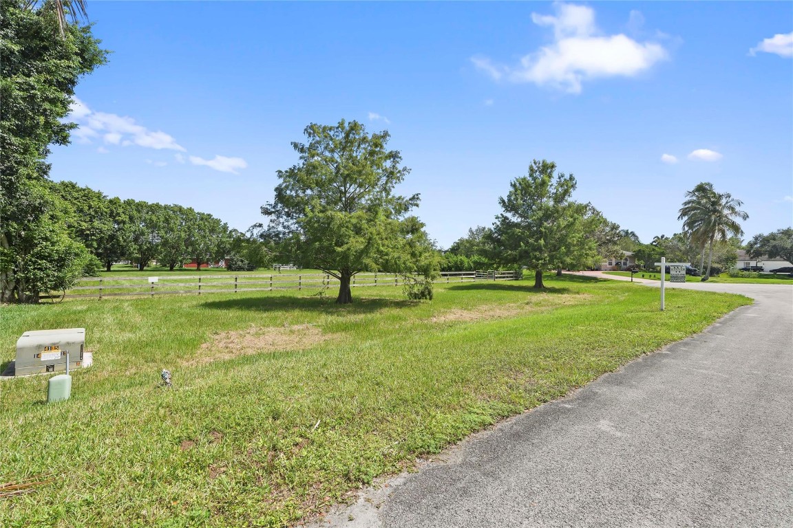 The Trails 143-35 B - Land