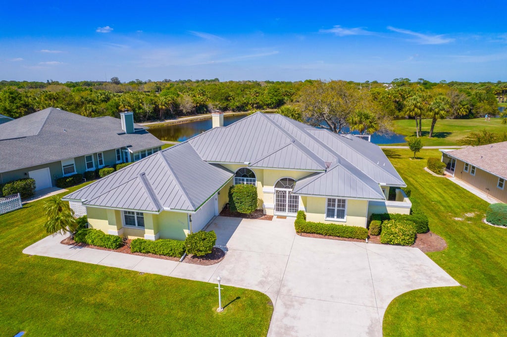 Photo of 4406 Gator Trace Lane, Fort Pierce, FL 34982 (MLS # R10964512)