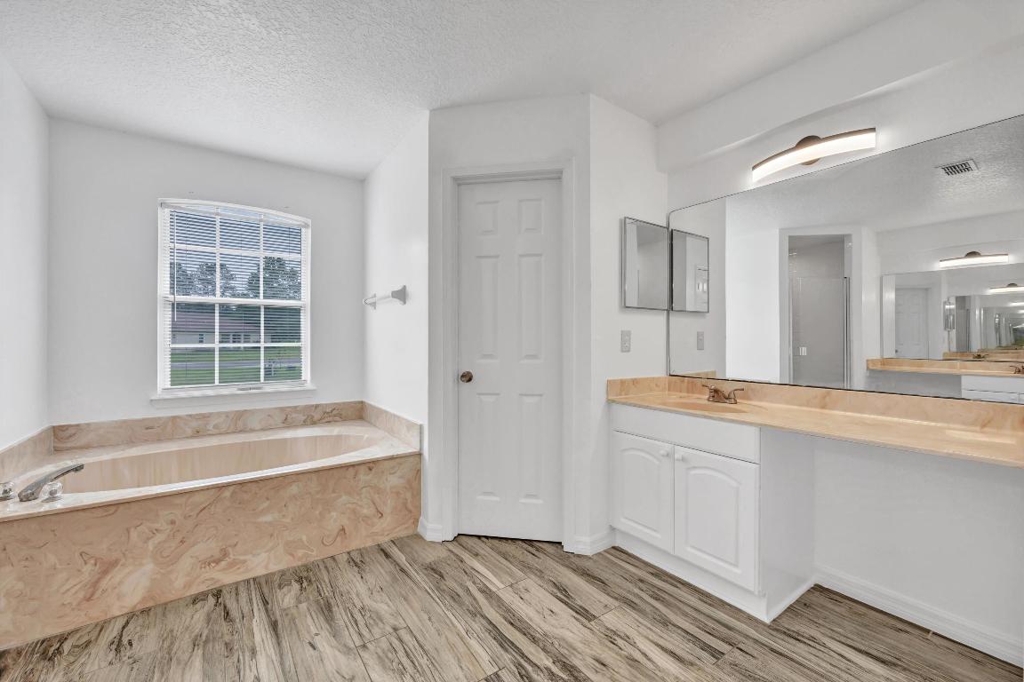 JACKSONVILLE NORTH ESTATE - Residential