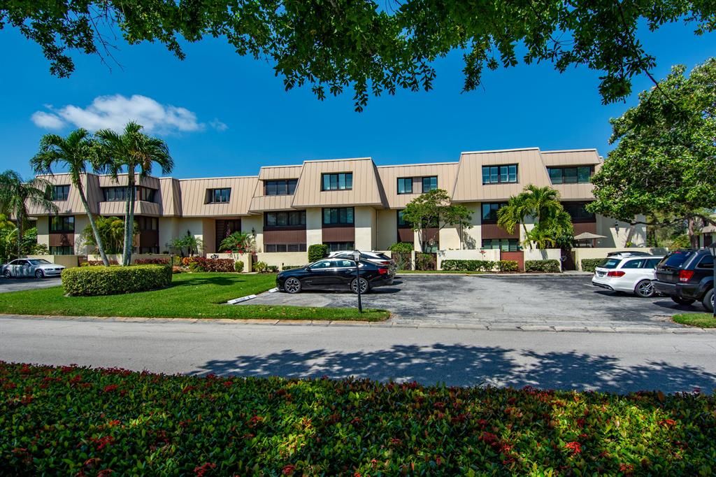 Photo of 1800 SE Saint Lucie Boulevard #6-201, Stuart, FL 34996 (MLS # R10708103)