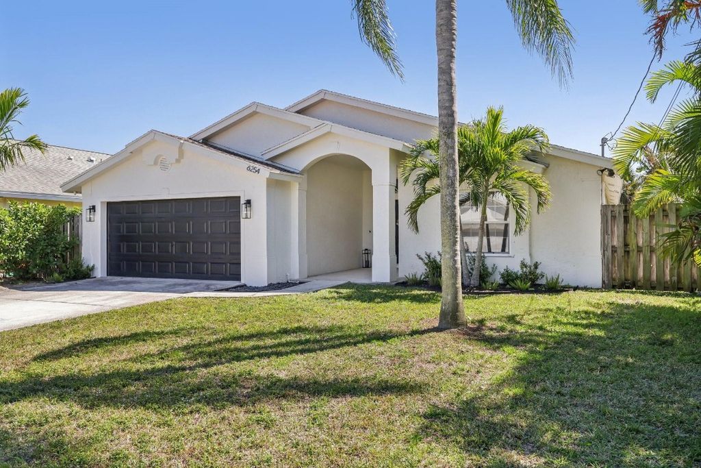 Photo of 6254 Lucerne Street, Jupiter, FL 33458 (MLS # F10488397)