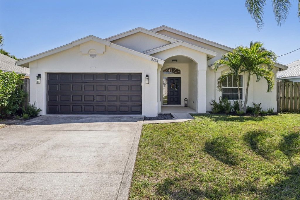 Photo of 6254 Lucerne Street, Jupiter, FL 33458 (MLS # F10488397)