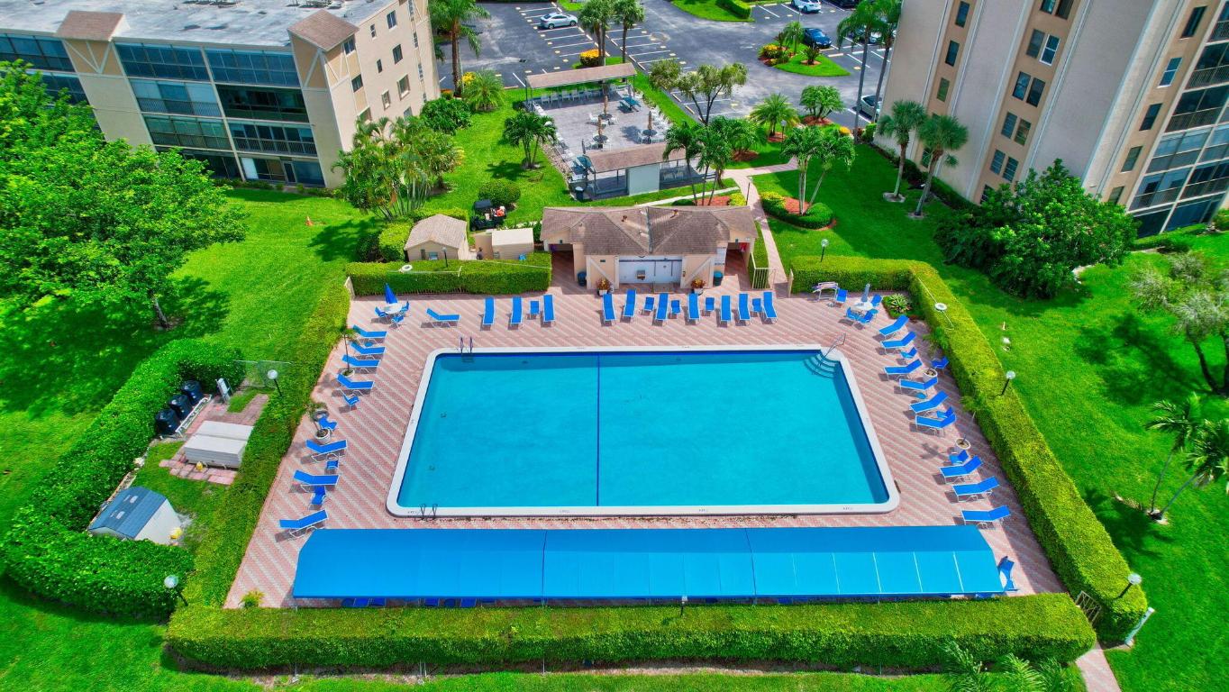 HUNTINGTON LAKES SEC TWO CONDOS - Residential Lease