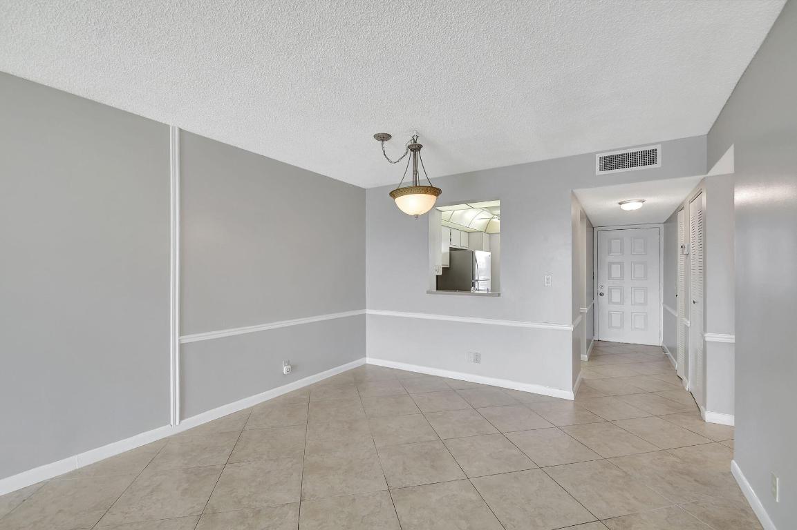 HUNTINGTON LAKES SEC TWO CONDOS - Residential Lease