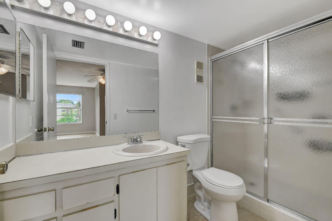 HUNTINGTON LAKES SEC TWO CONDOS - Residential Lease