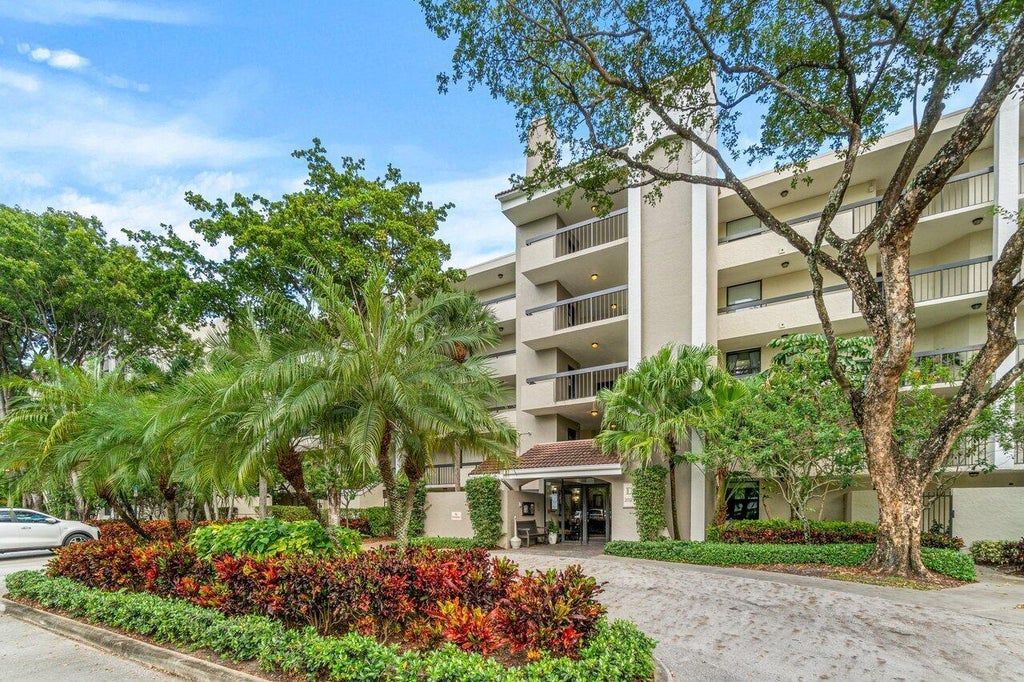 Photo of 2025 Lavers Circle #D209, Delray Beach, FL 33444 (MLS # R11052011)