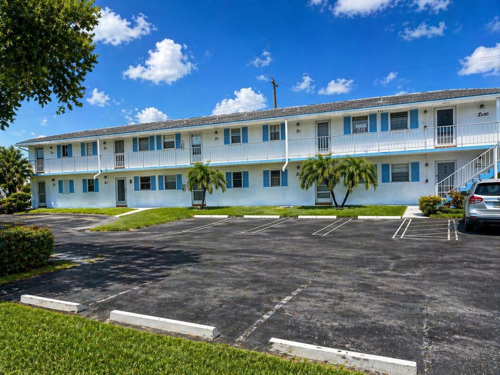 Photo of 1115 Lake Terrace #211, Boynton Beach, FL 33426 (MLS # B26019320)