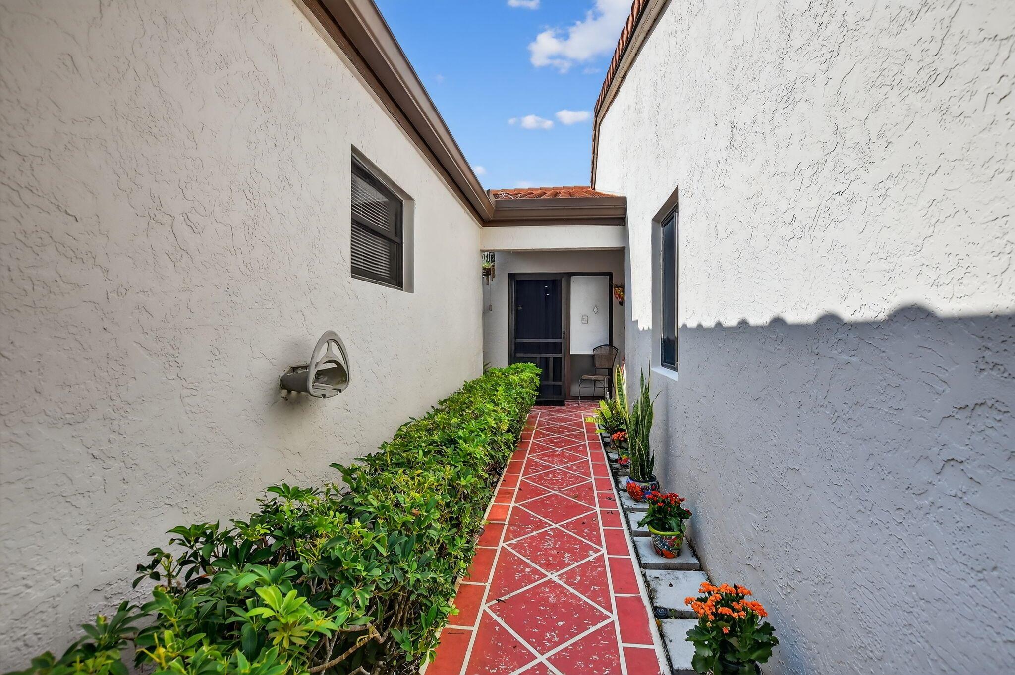 6096 Kings Gate Circle