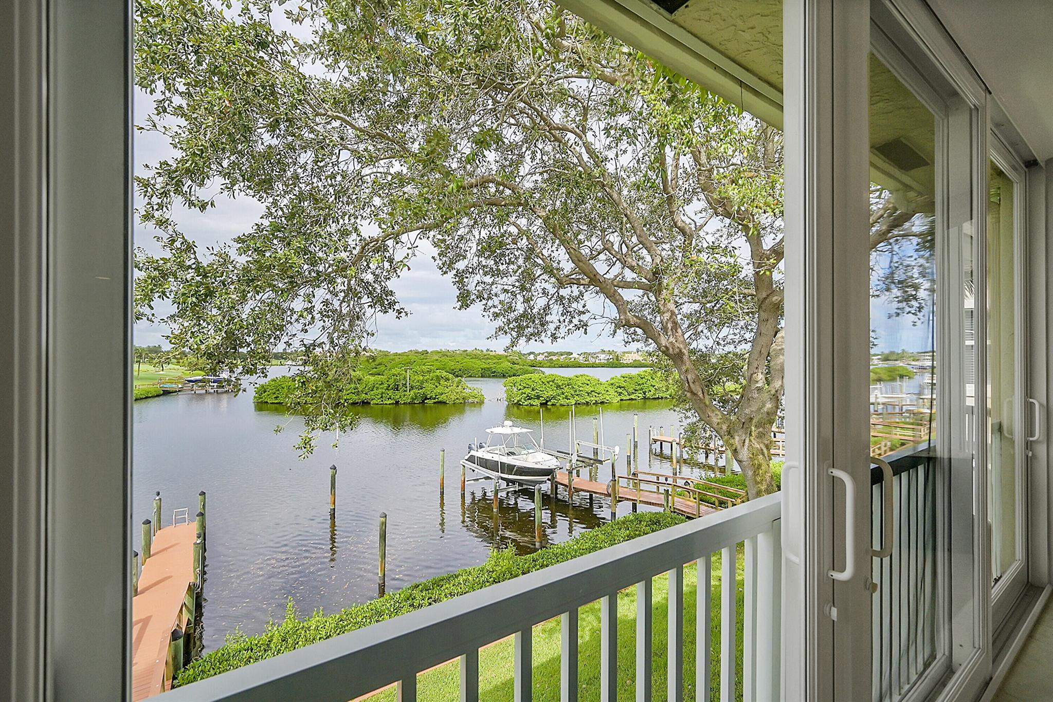 WATERSIDE AT ADMIRALS COV - Residential