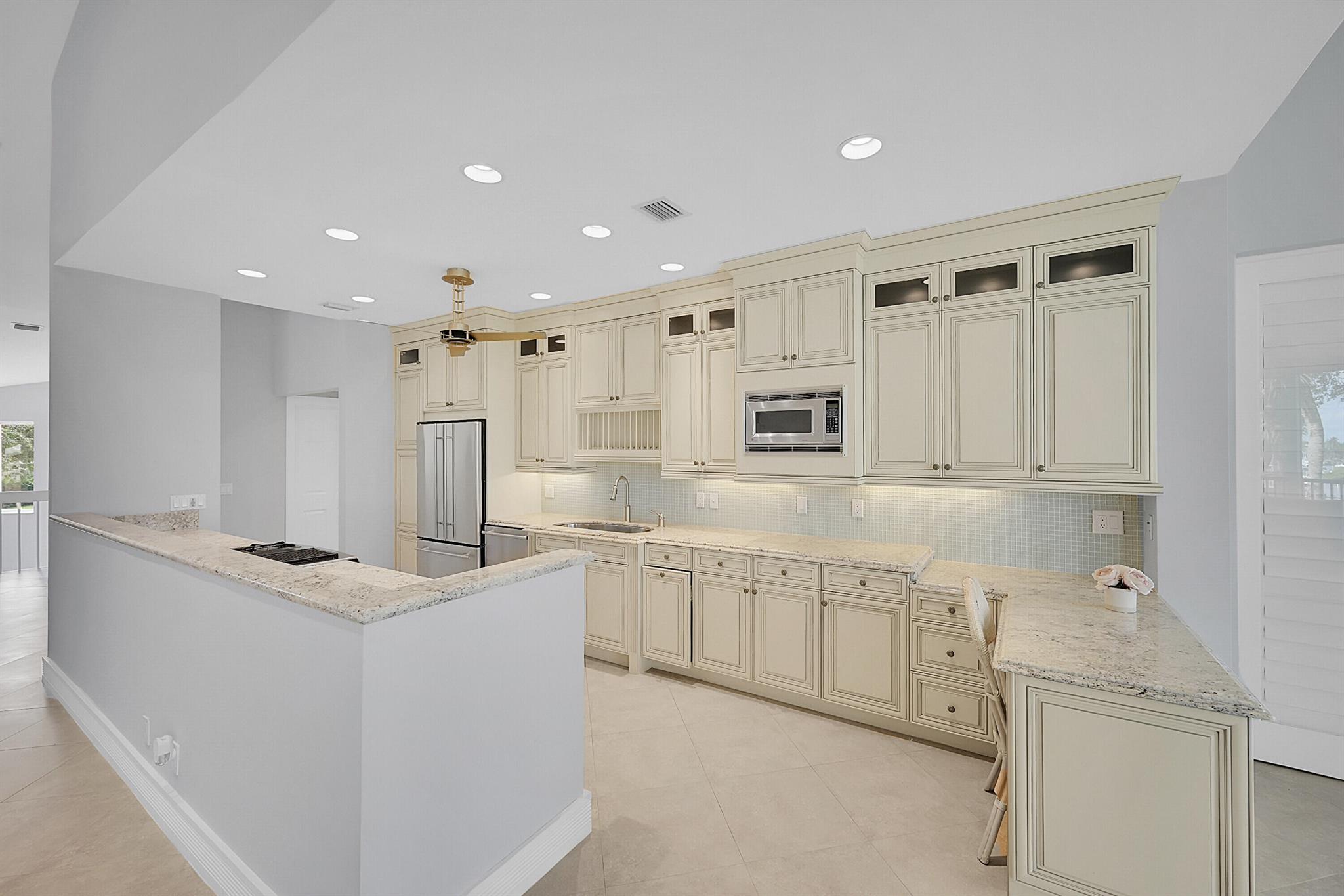 WATERSIDE AT ADMIRALS COV - Residential