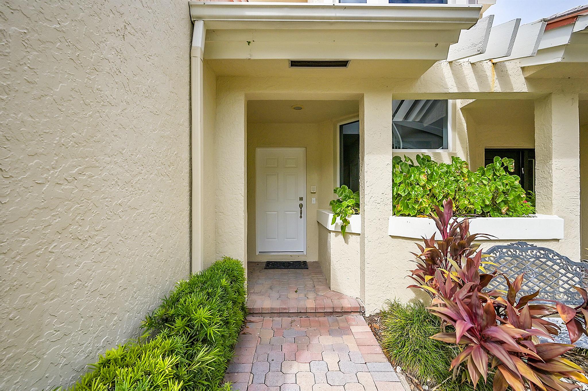 WATERSIDE AT ADMIRALS COV - Residential