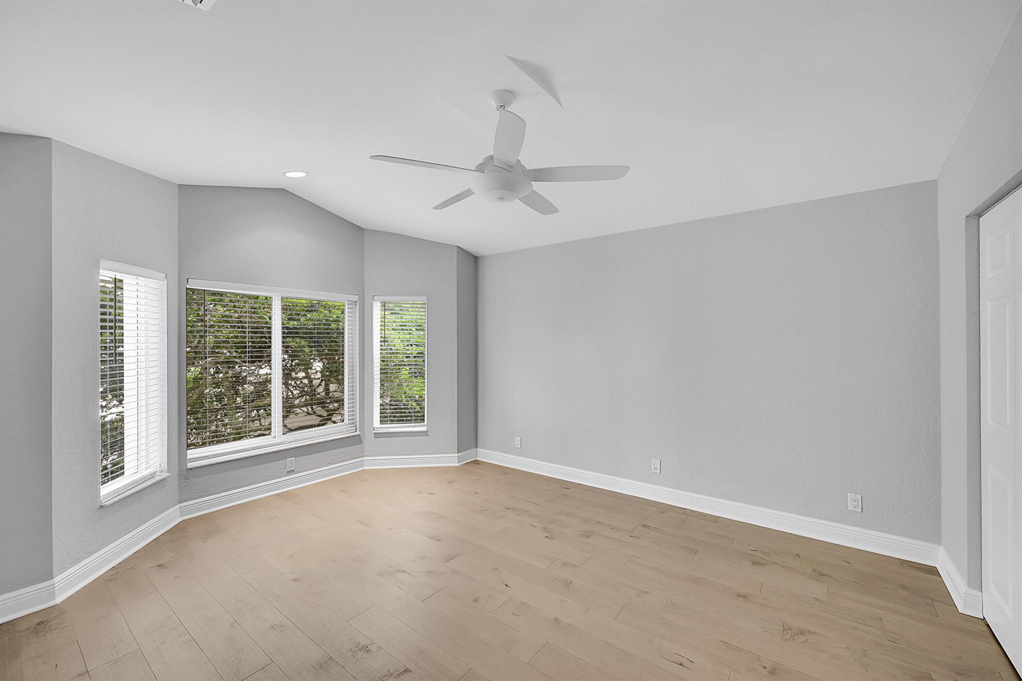 WATERSIDE AT ADMIRALS COV - Residential