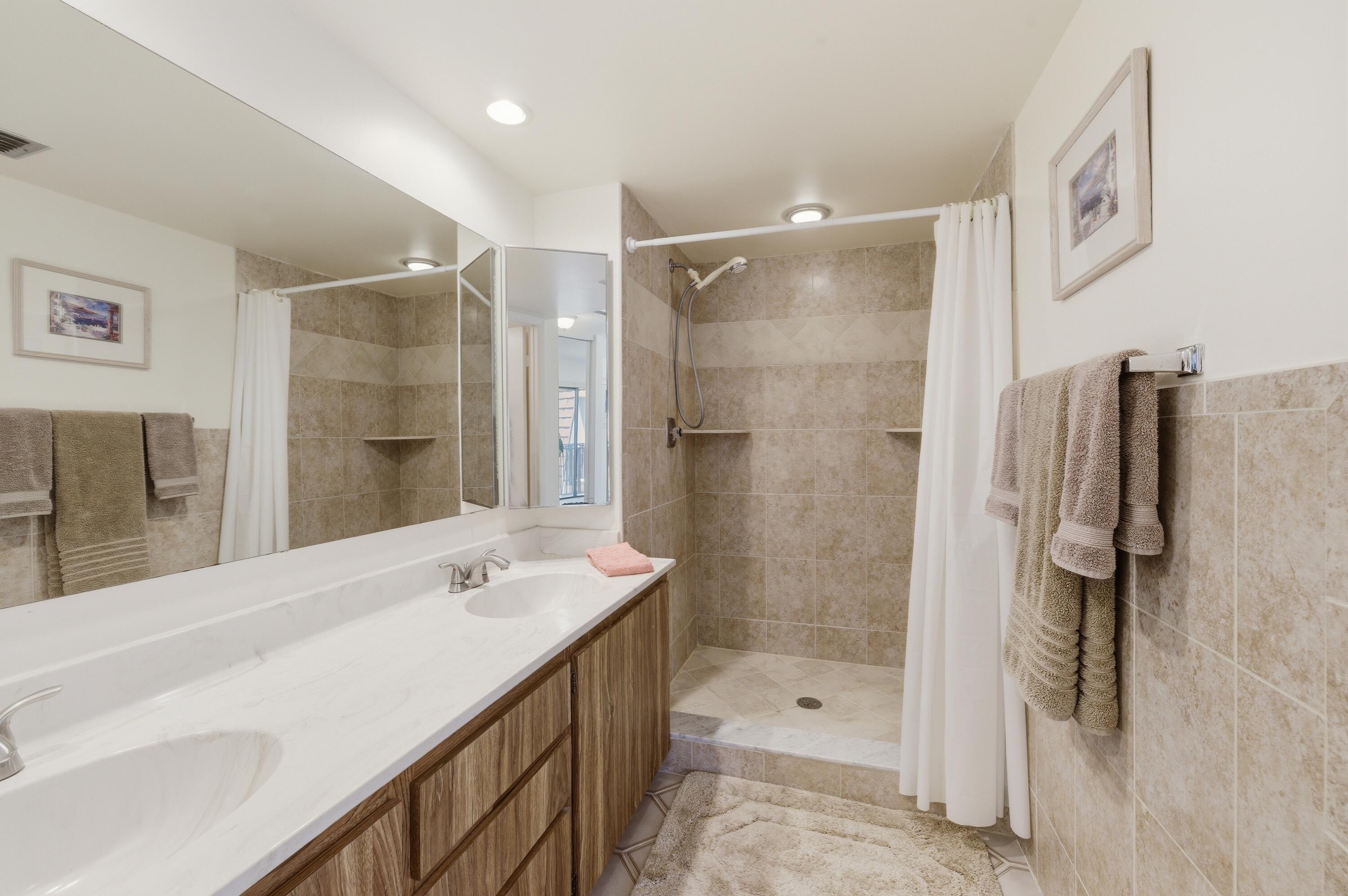 SHERWOOD LAKES - Residential