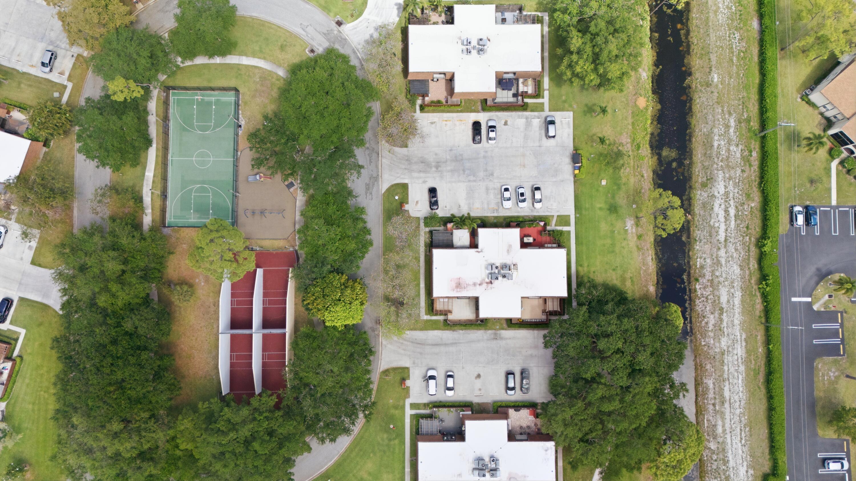 SHERWOOD LAKES - Residential