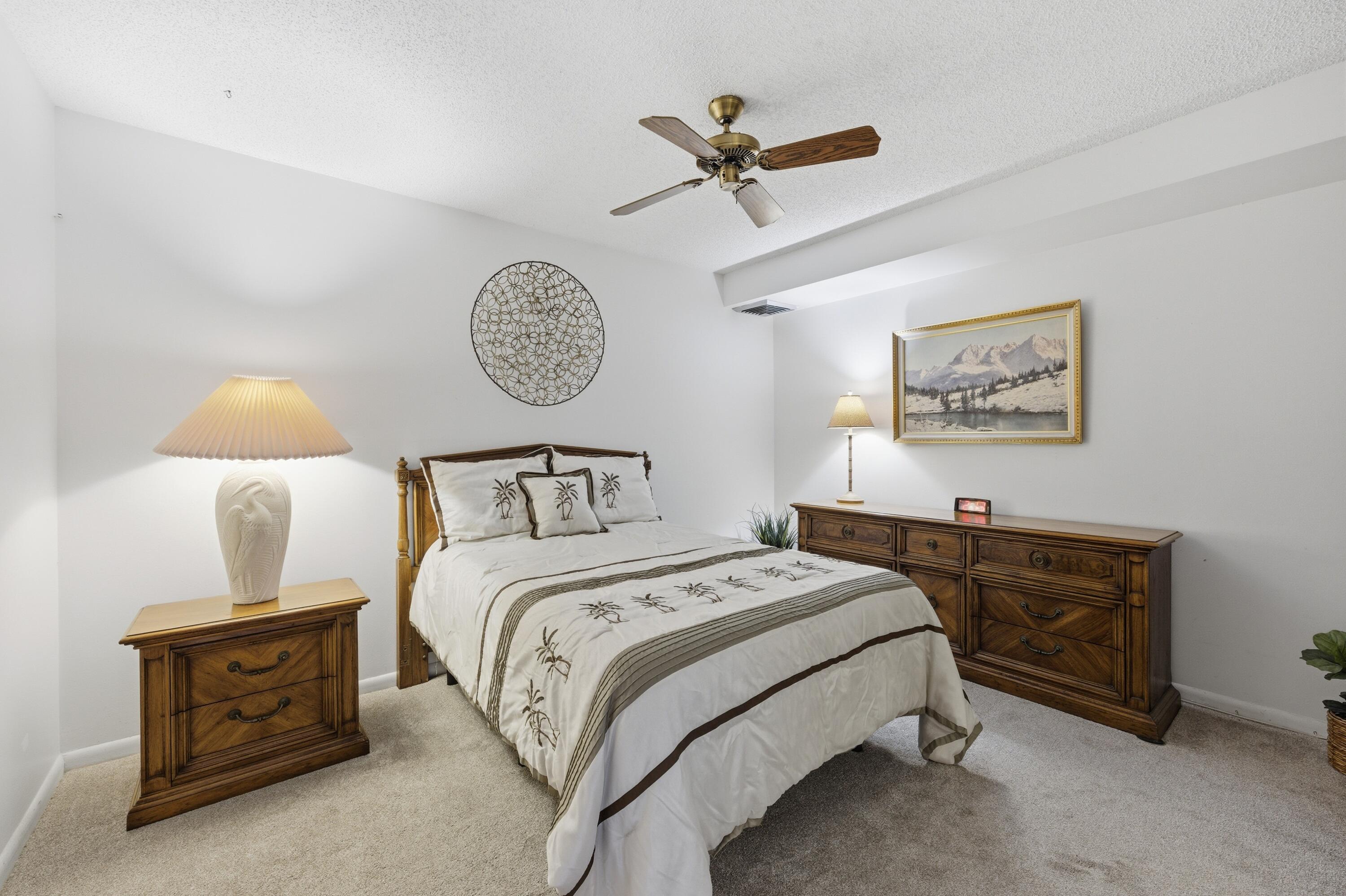 SHERWOOD LAKES - Residential