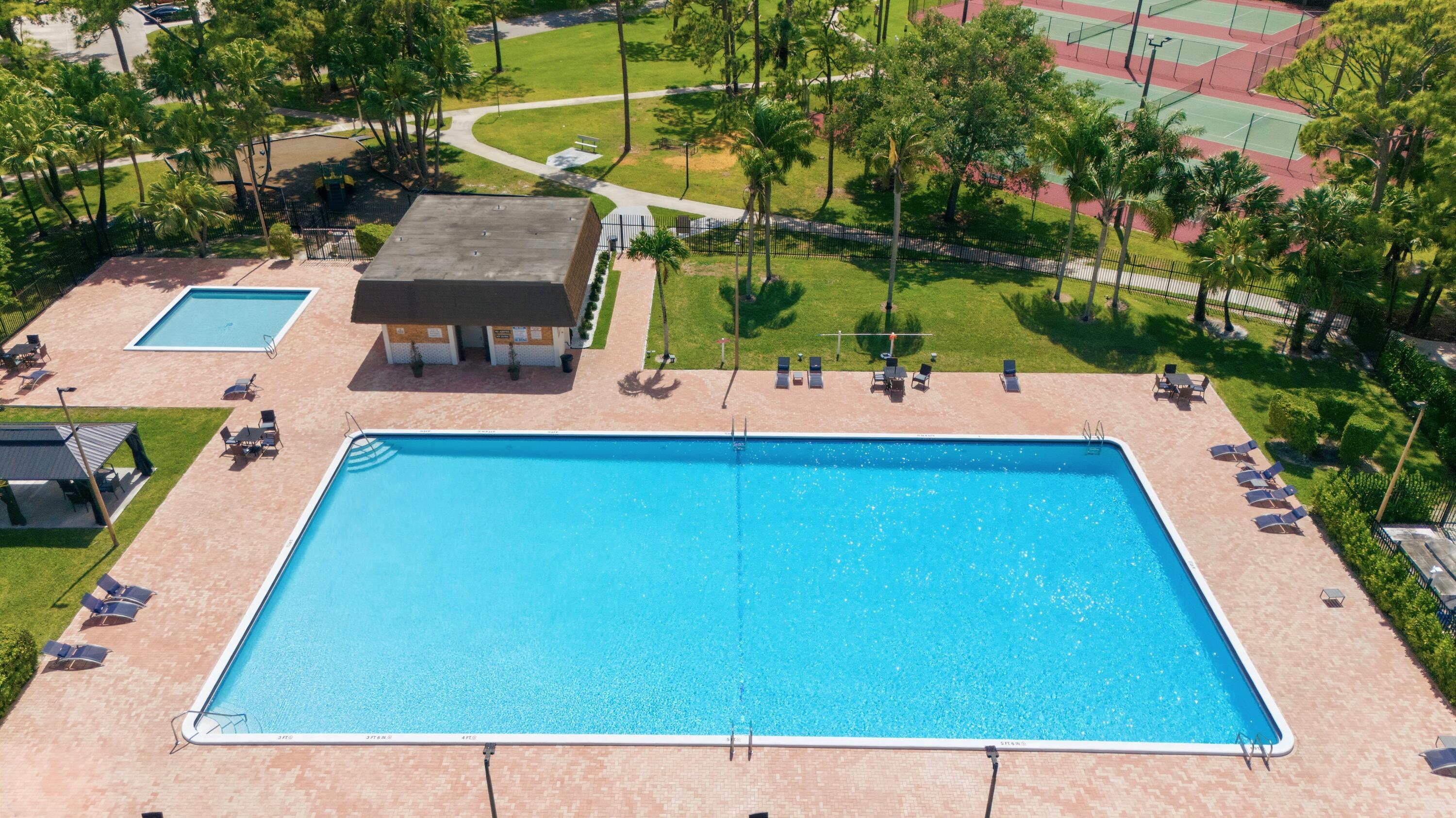 SHERWOOD LAKES - Residential