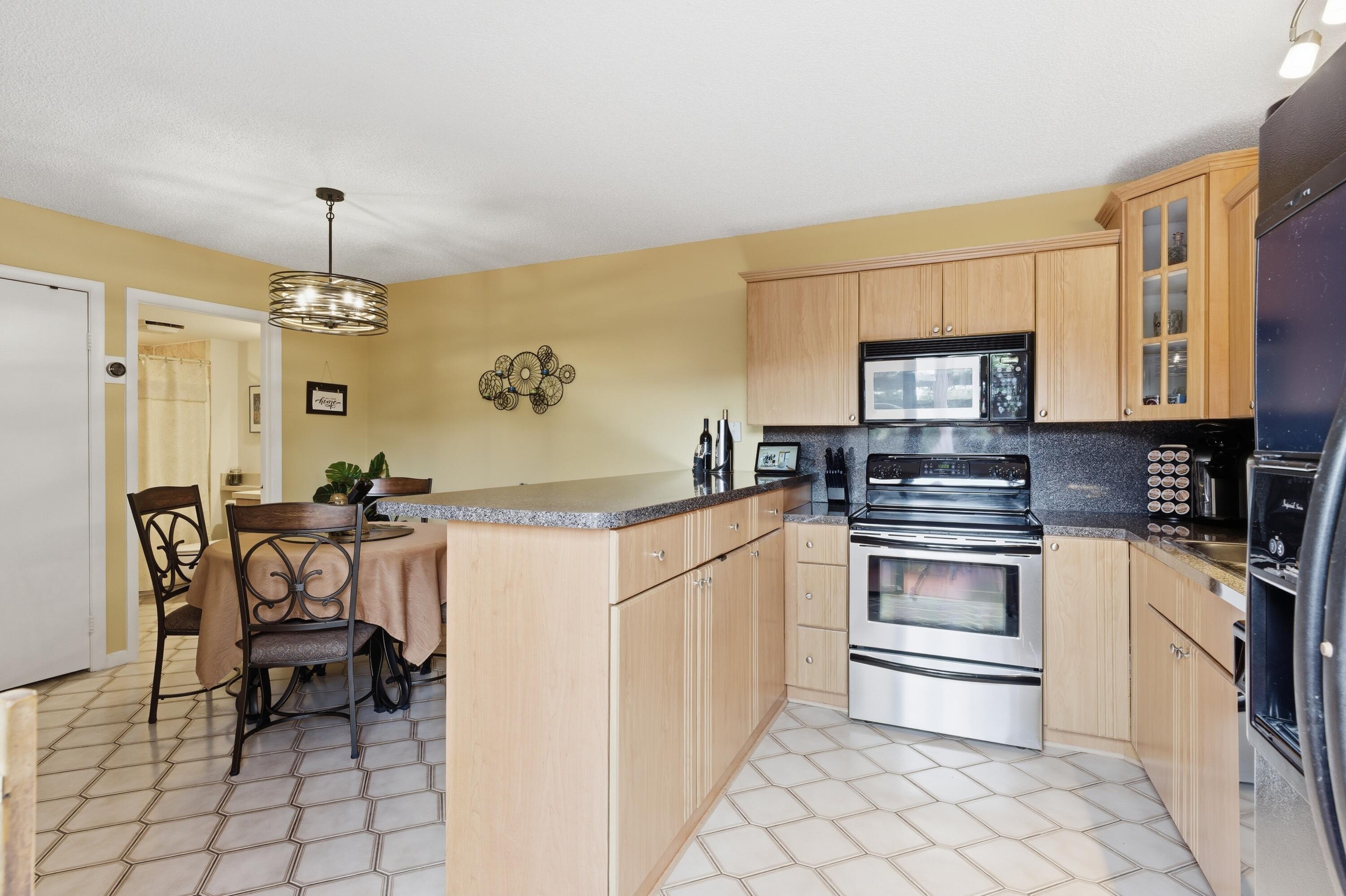 SHERWOOD LAKES - Residential