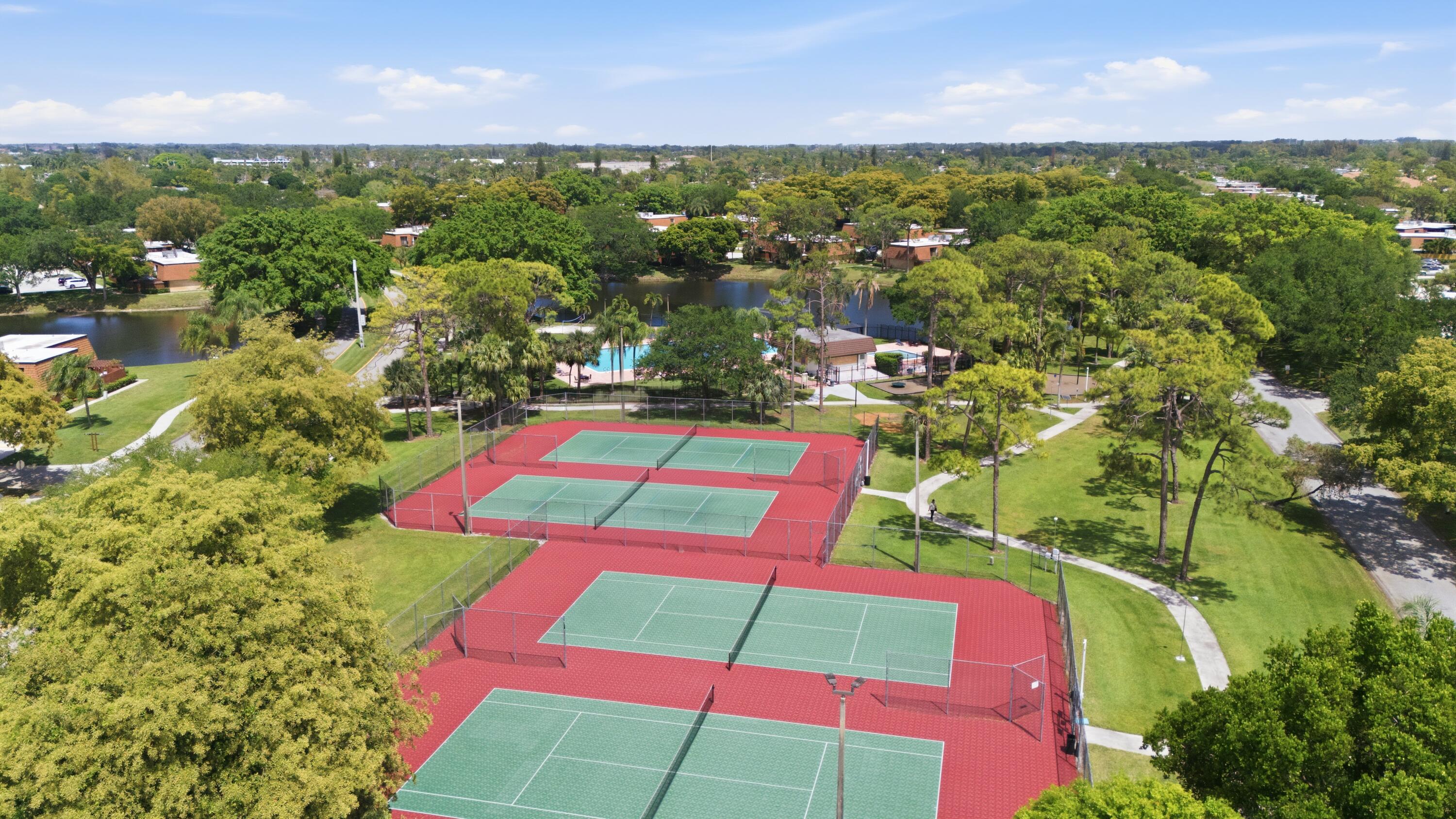 SHERWOOD LAKES - Residential