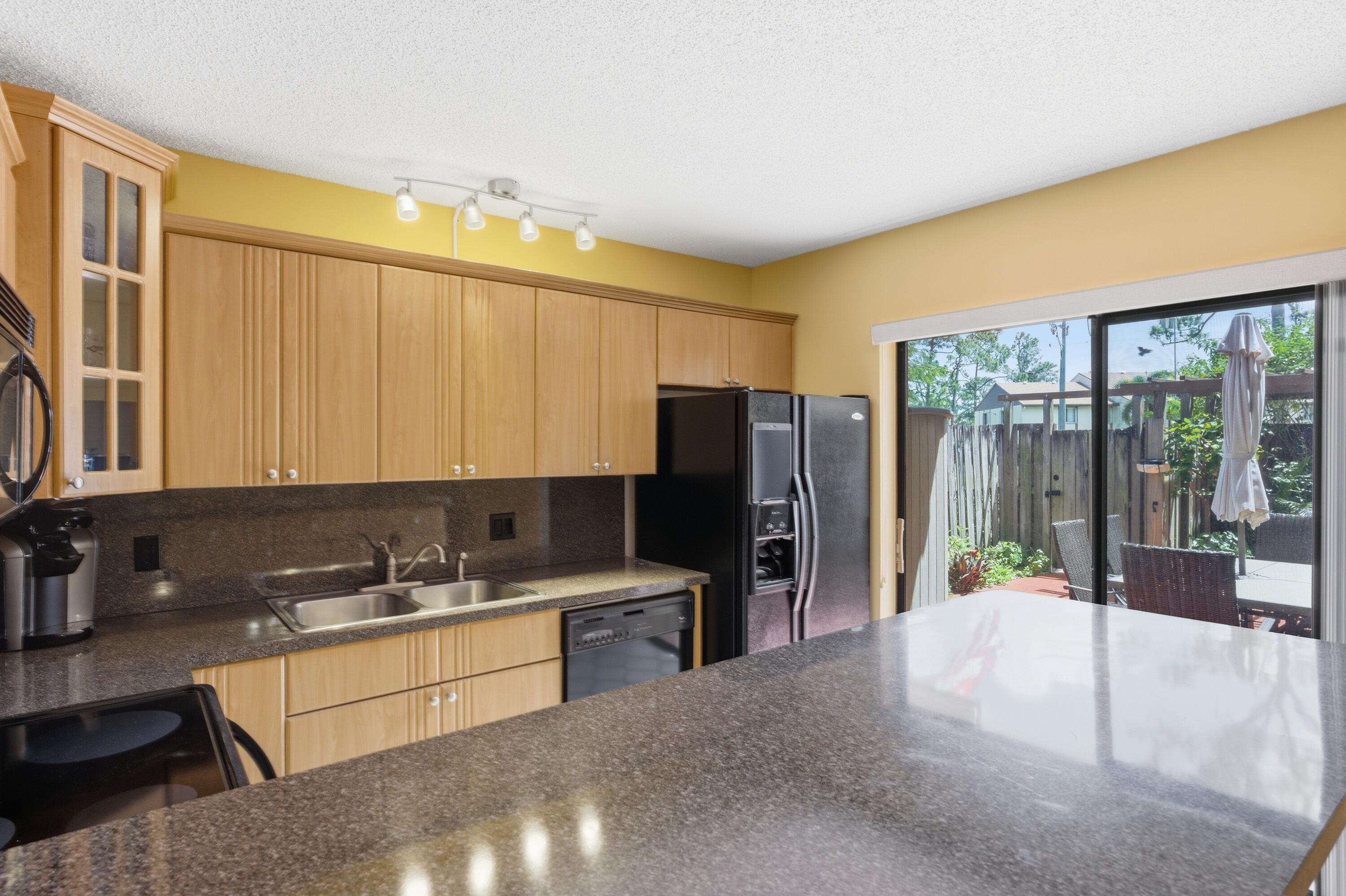 SHERWOOD LAKES - Residential