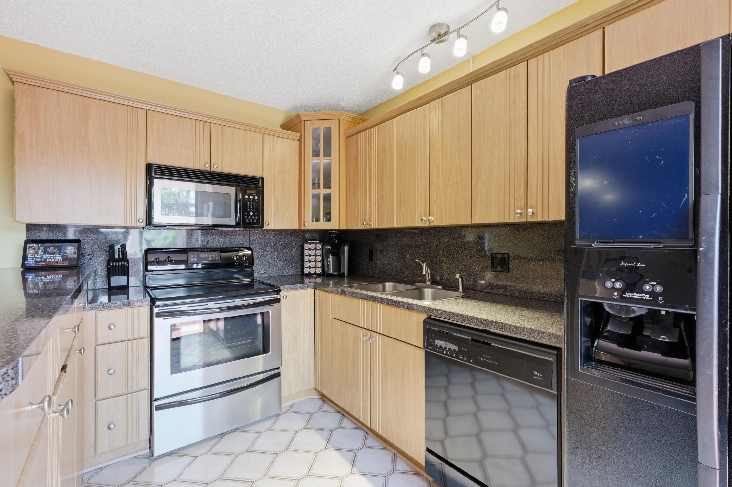 SHERWOOD LAKES - Residential