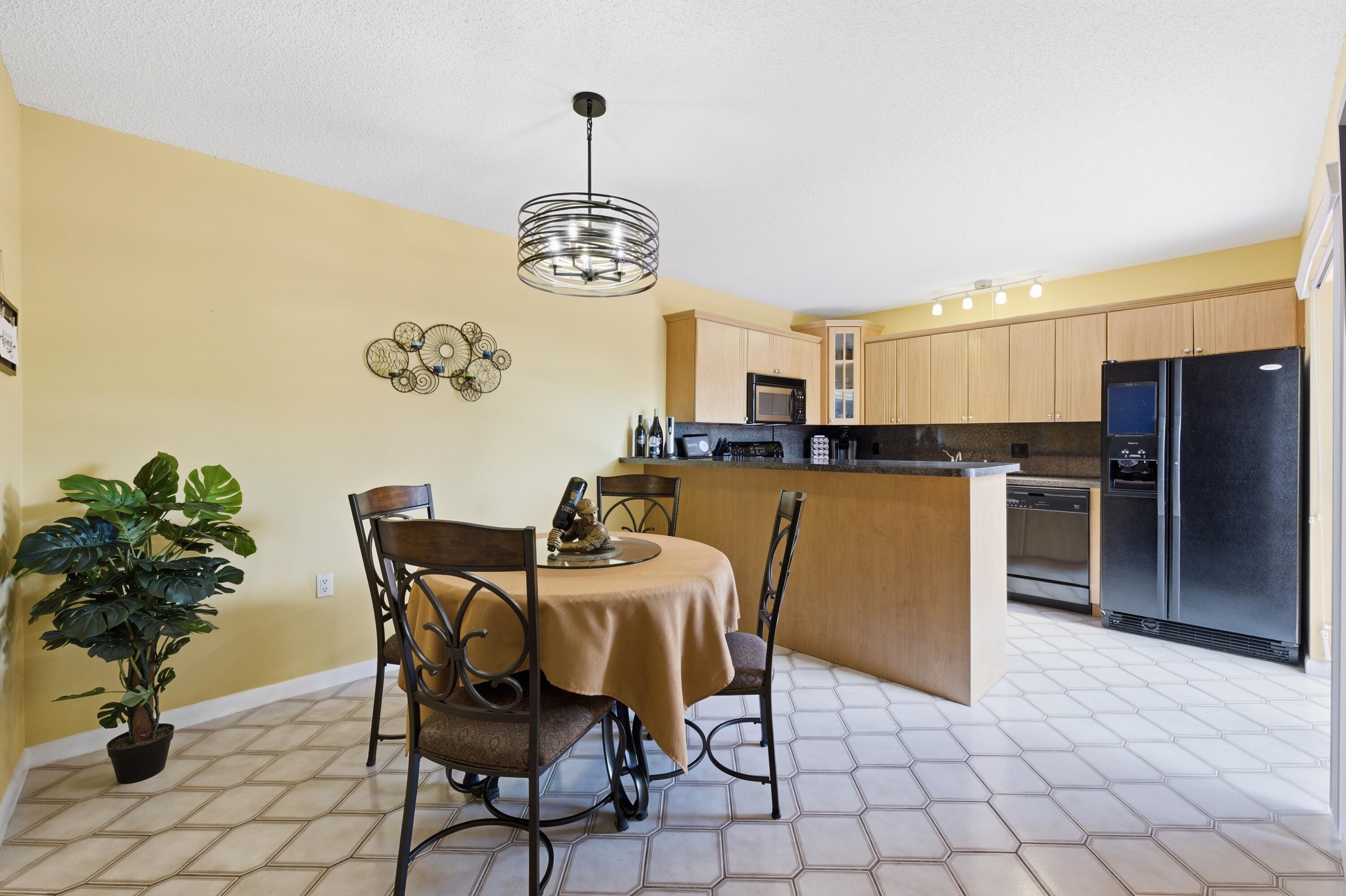 SHERWOOD LAKES - Residential