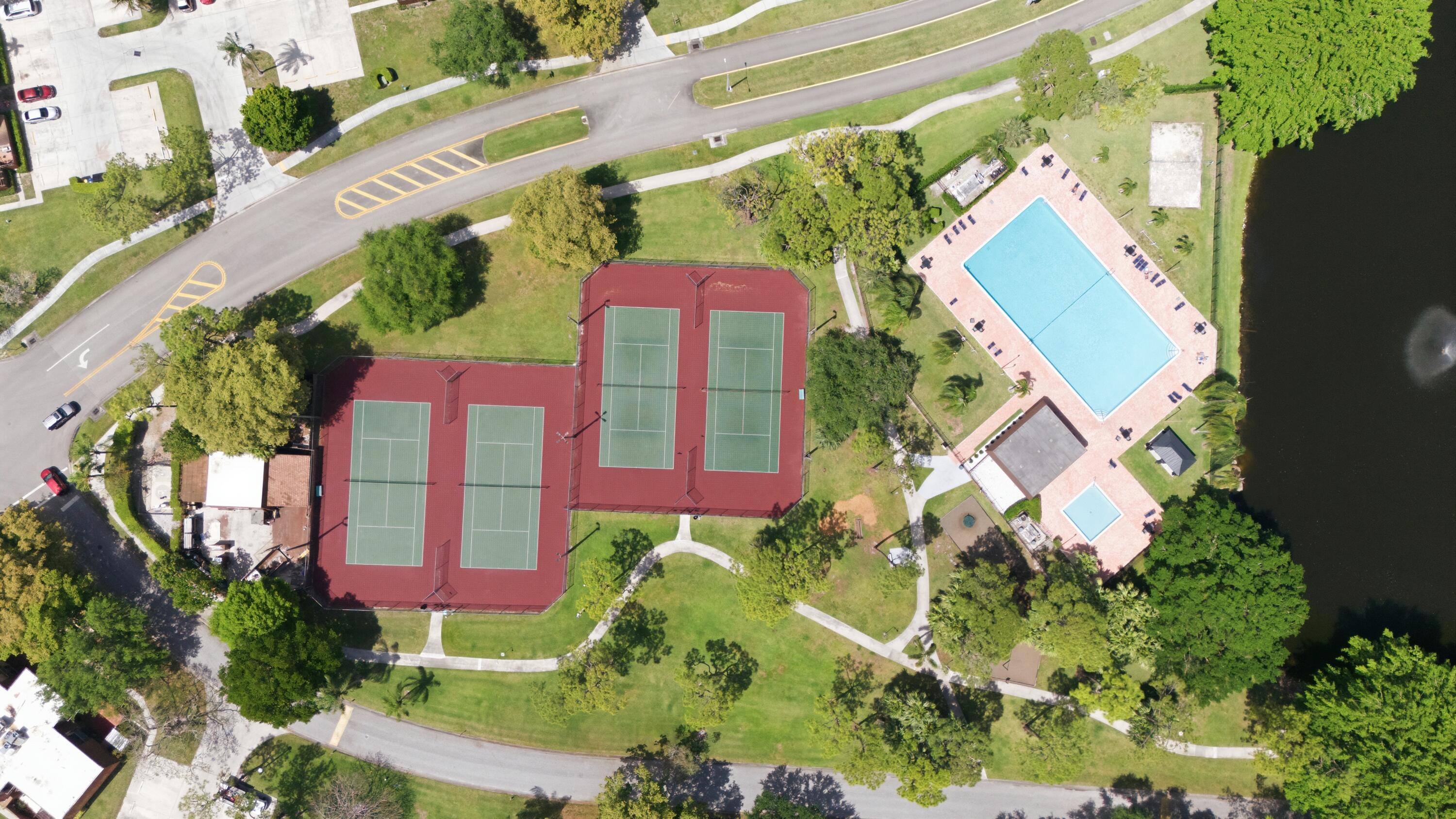 SHERWOOD LAKES - Residential