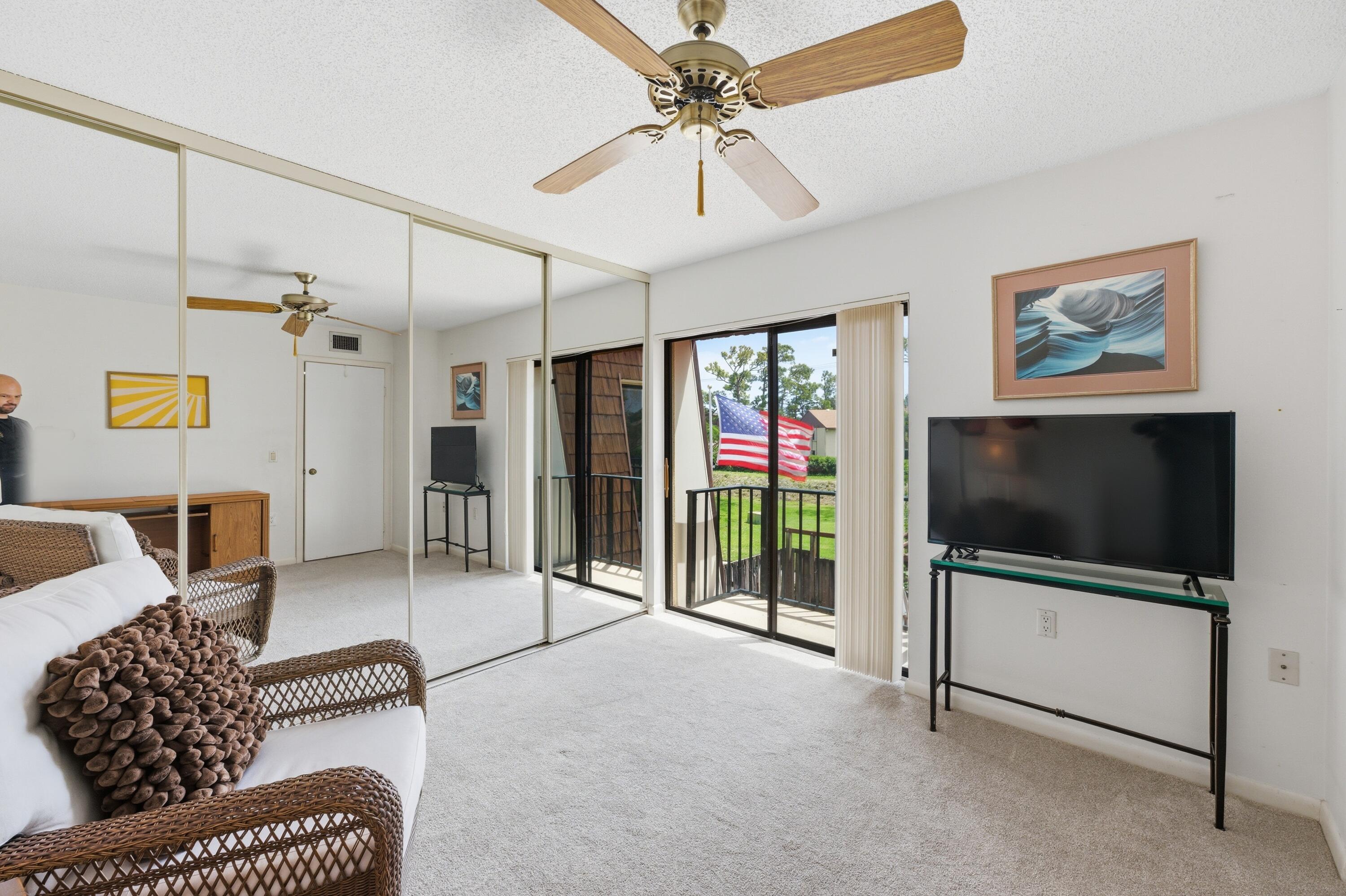 SHERWOOD LAKES - Residential