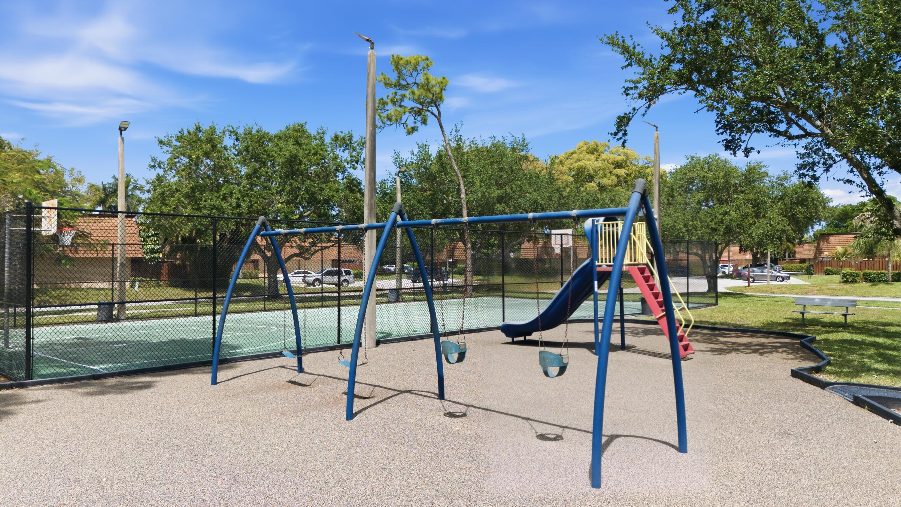 SHERWOOD LAKES - Residential