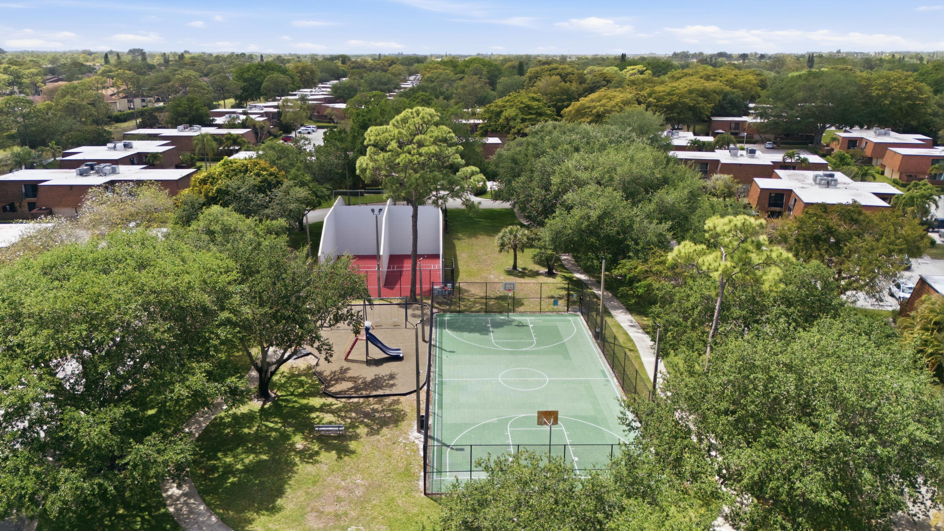 SHERWOOD LAKES - Residential