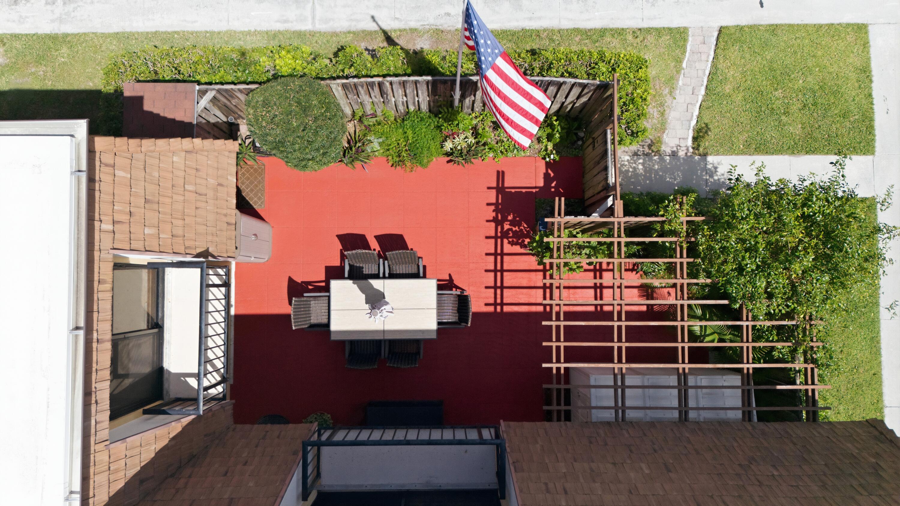 SHERWOOD LAKES - Residential