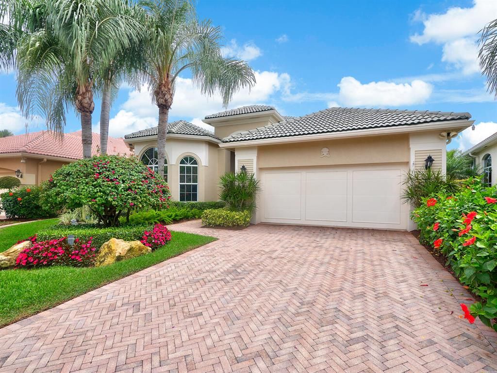 Photo of 116 Banyan Isle Drive, Palm Beach Gardens, FL 33418 (MLS # R10709997)