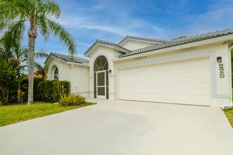 225 Preserve Court, Royal Palm Beach, FL MLS: R11074864
