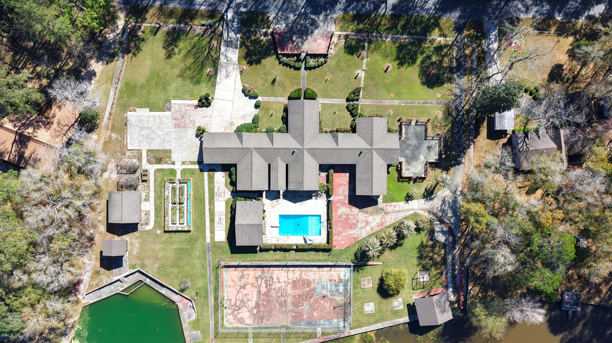 26551 Lakeshore Loop