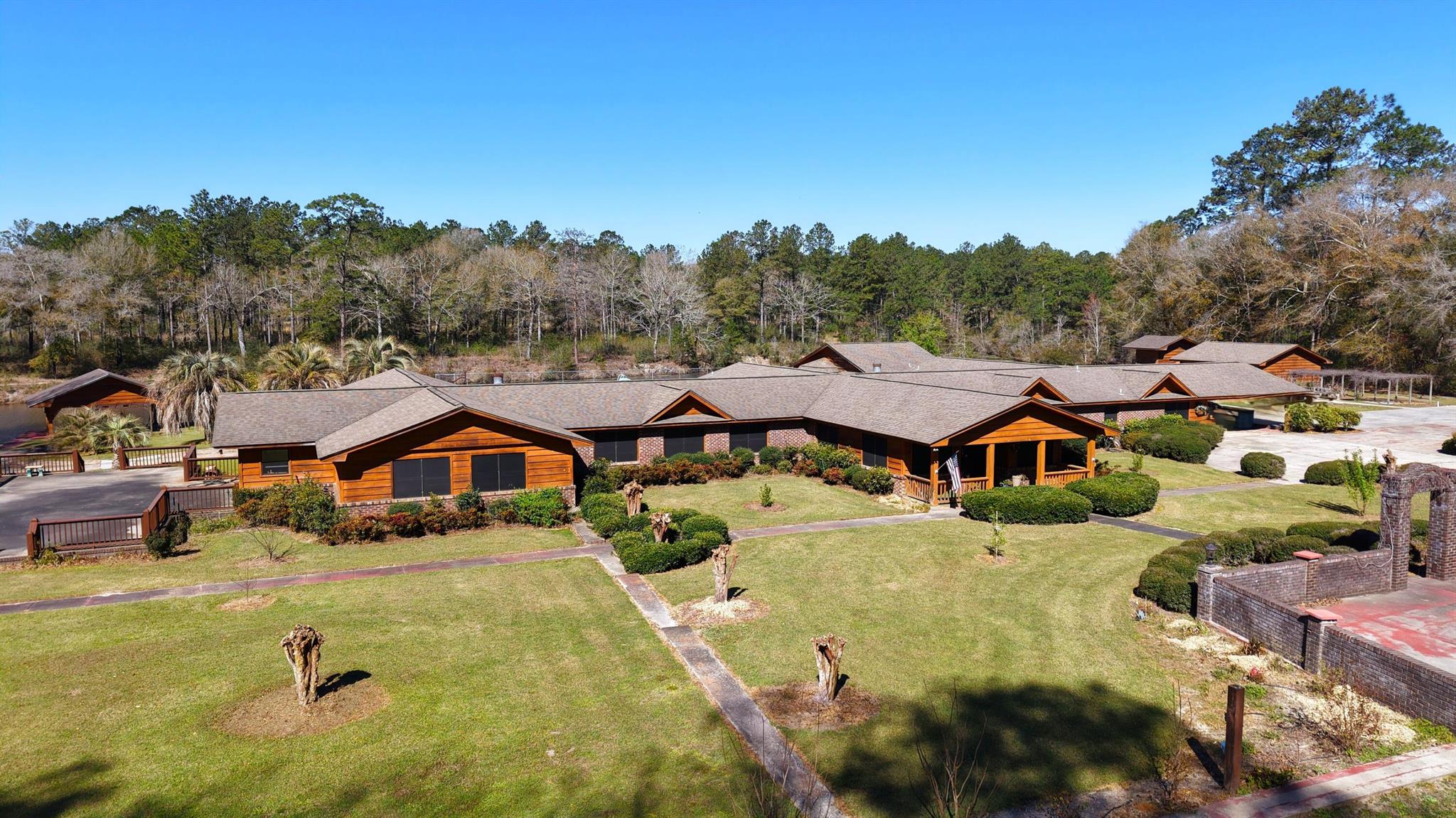 26551 Lakeshore Loop