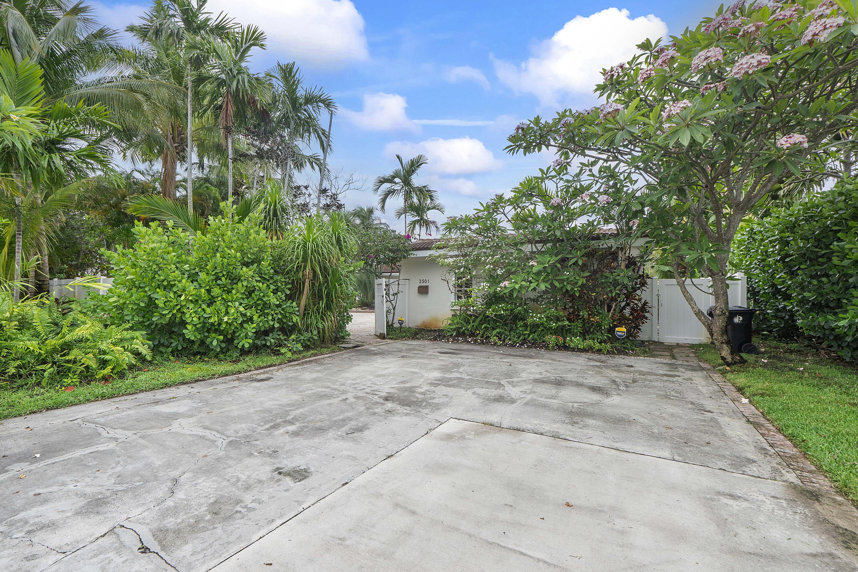 2501 NE 26th Terrace